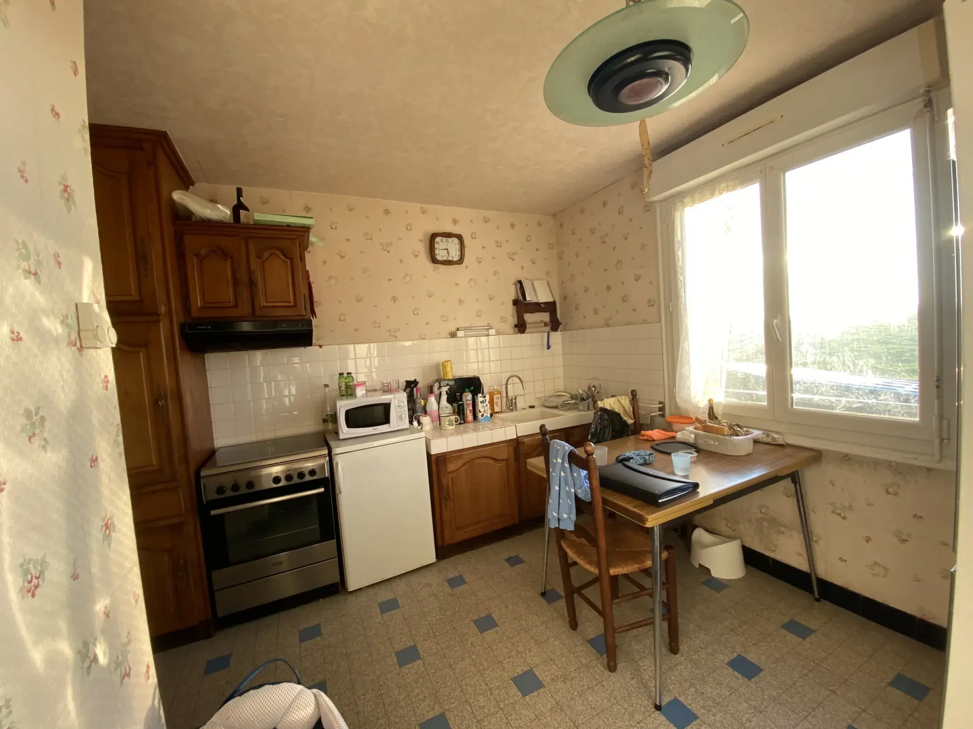 Maison à vendre à Guémené-sur-Scorff, terrain arboré de 7 589 m², à rénover 