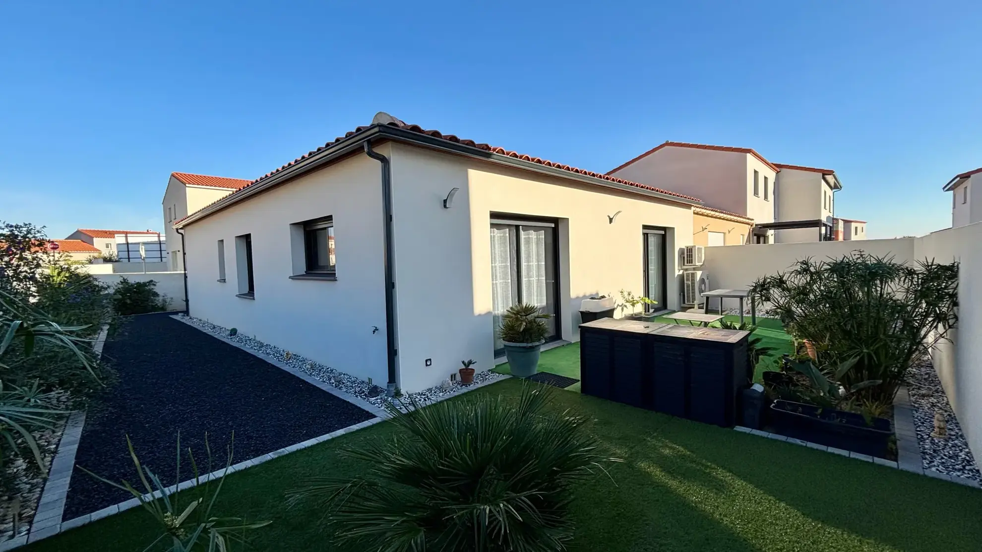Villa récente 80 m² à Thuir avec jardin et garage