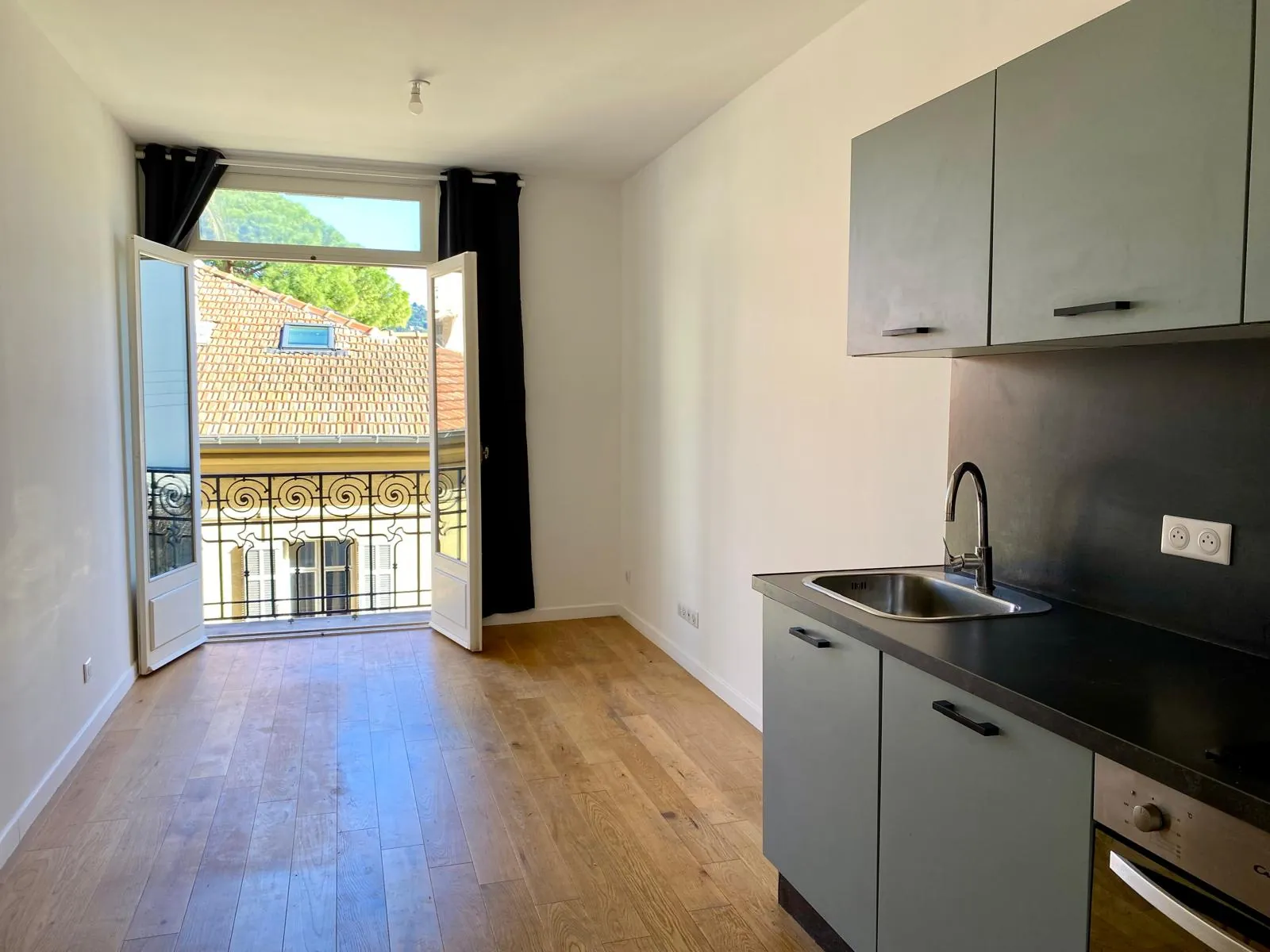 Bel appartement 2 pièces rénové avec vue à Cannes Californie