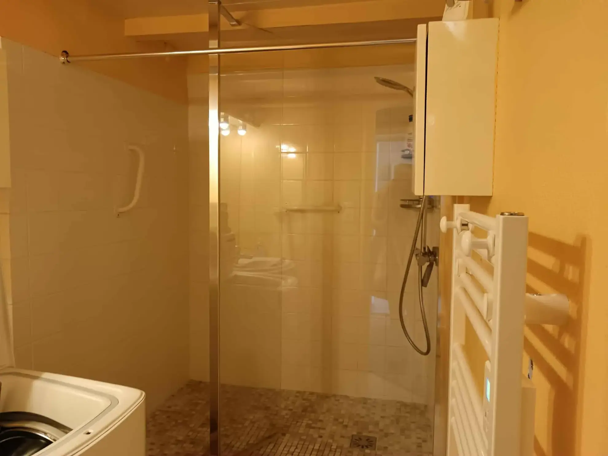 Maison à vendre avec 2 chambres et terrain clos à Valence-en-Poitou 