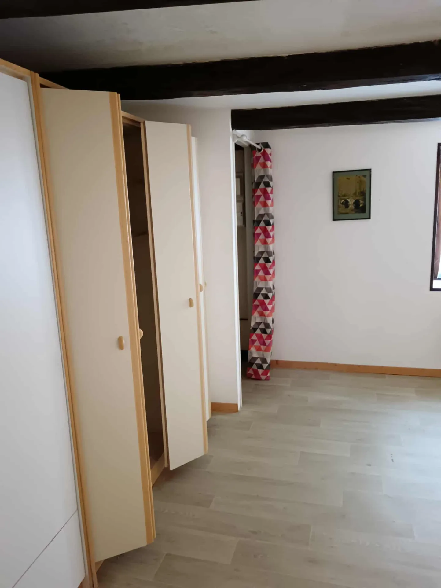 Maison à vendre avec 2 chambres et terrain clos à Valence-en-Poitou 