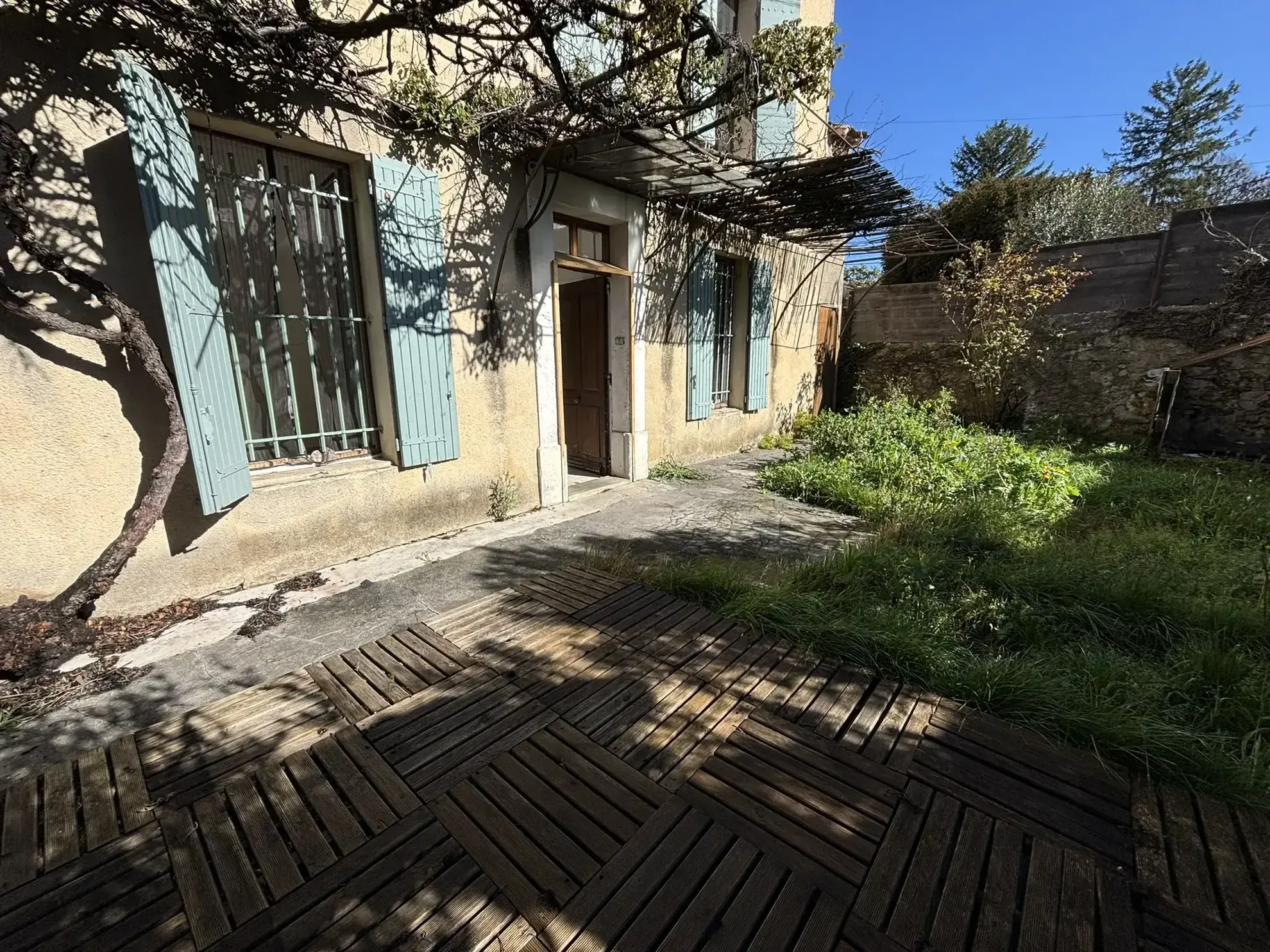 Charmante maison de village avec jardin en plein centre de Malaucène 