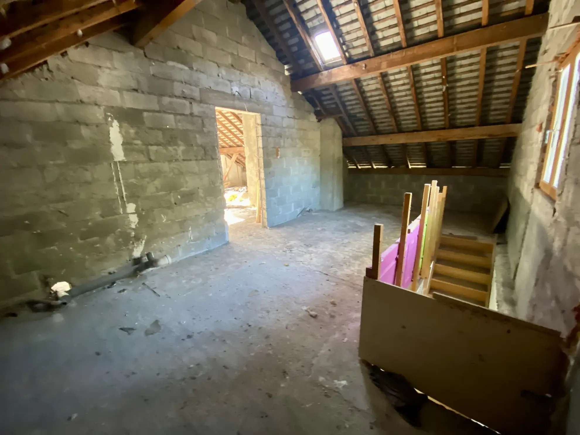 Maison à rénover à Saint-Michel-de-Maurienne, potentiel et emplacement idéal en Maurienne 