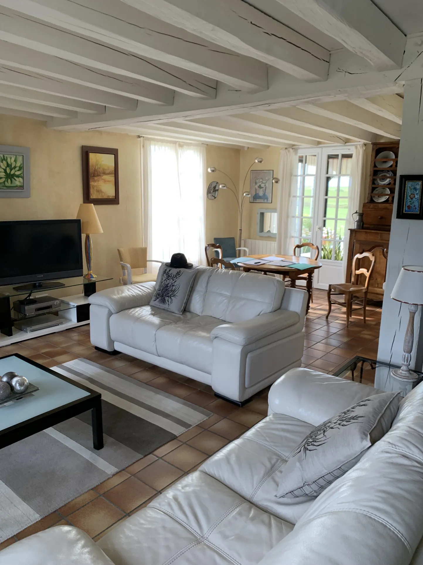 Belle maison de 167 m² avec piscine et jardin à St Hilaire de Court 