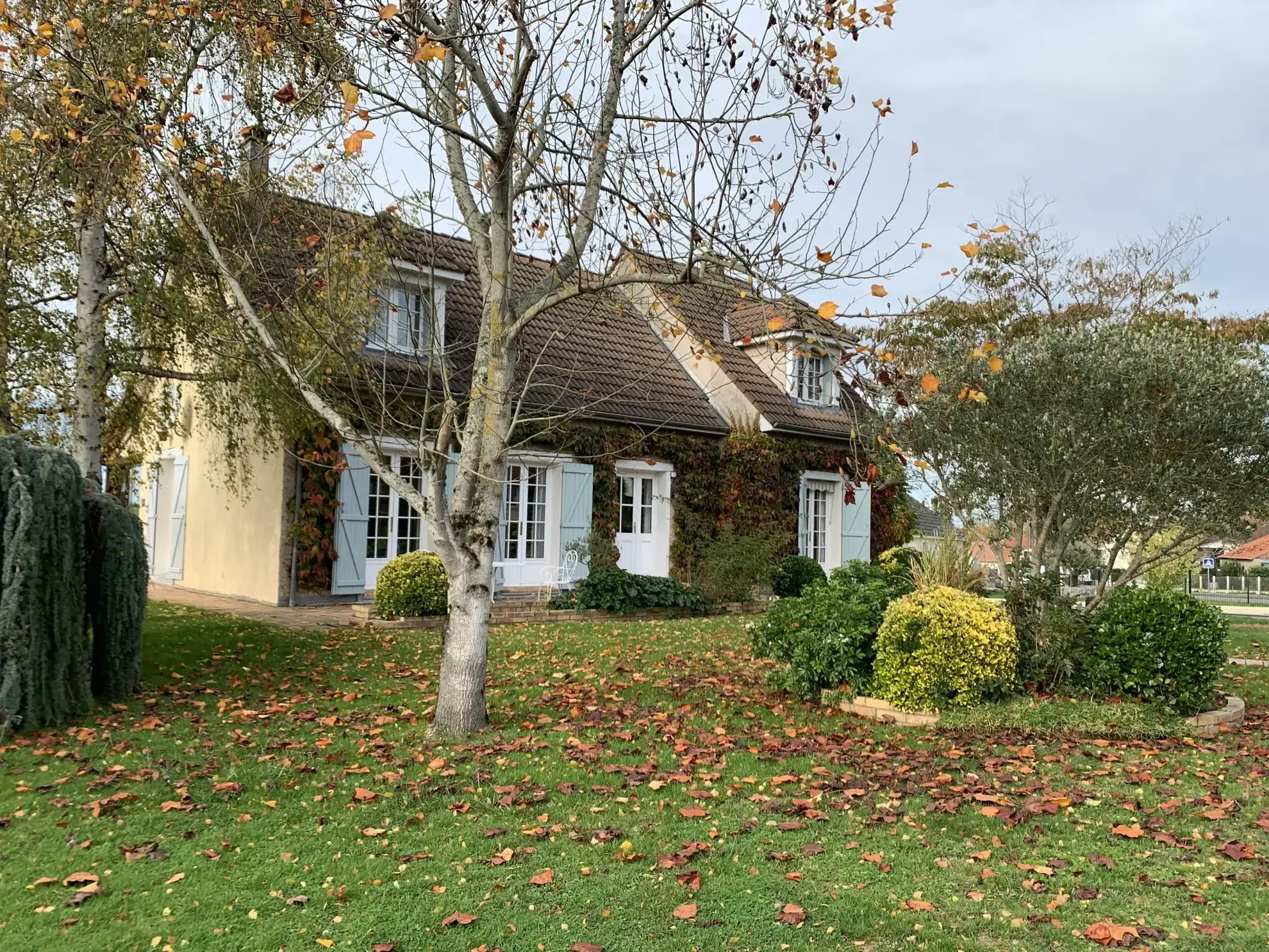 Belle maison de 167 m² avec piscine et jardin à St Hilaire de Court