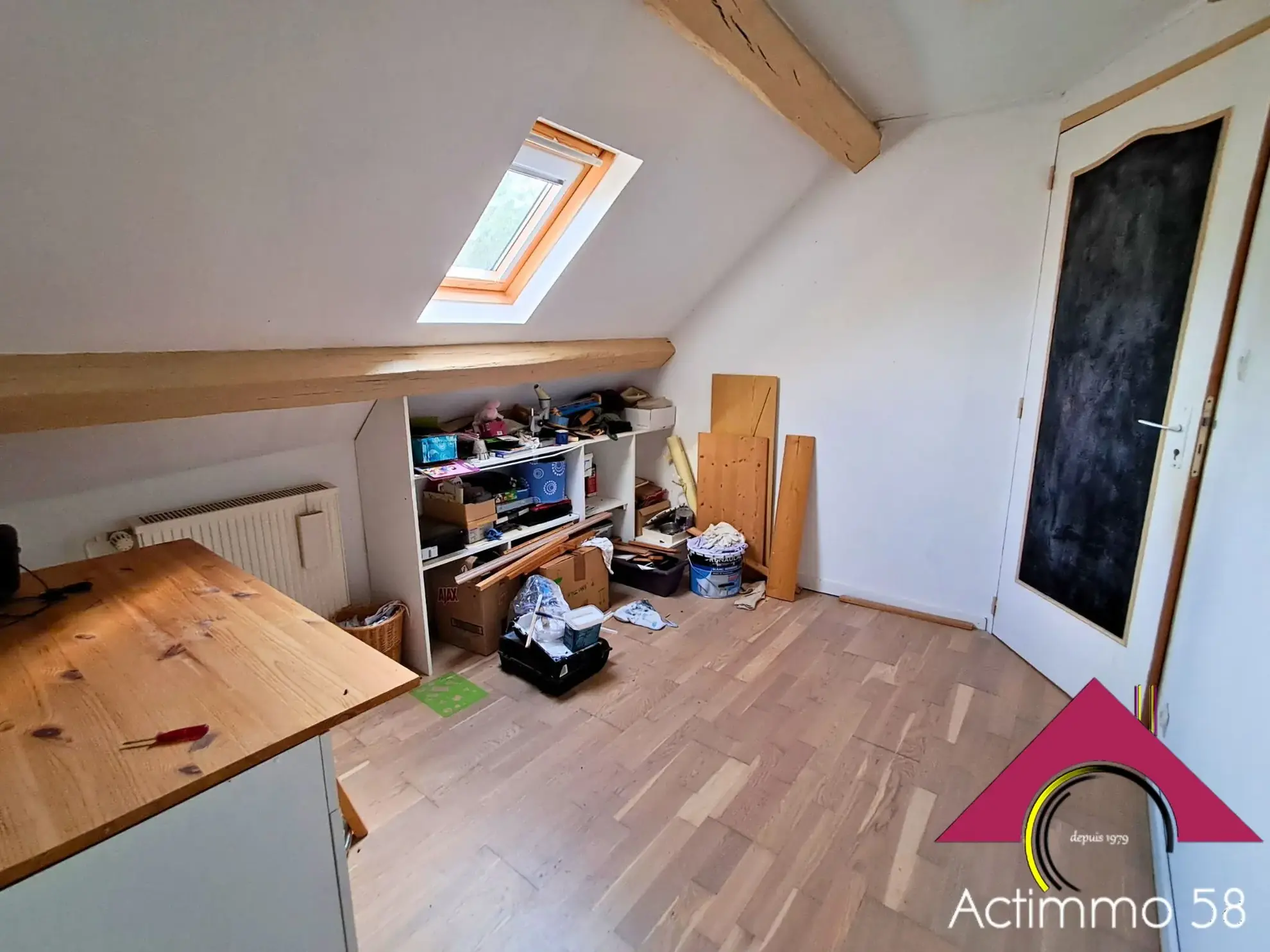 Charmante maison de campagne à Nérondes – 162 m², garage et terrain 