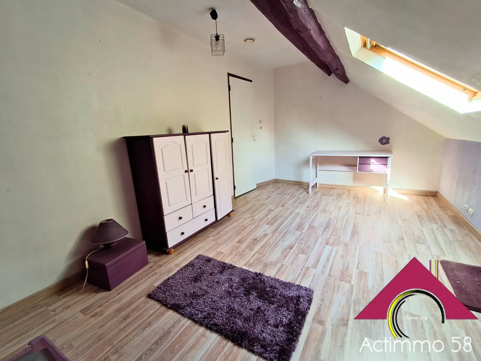 Charmante maison de campagne à Nérondes – 162 m², garage et terrain 