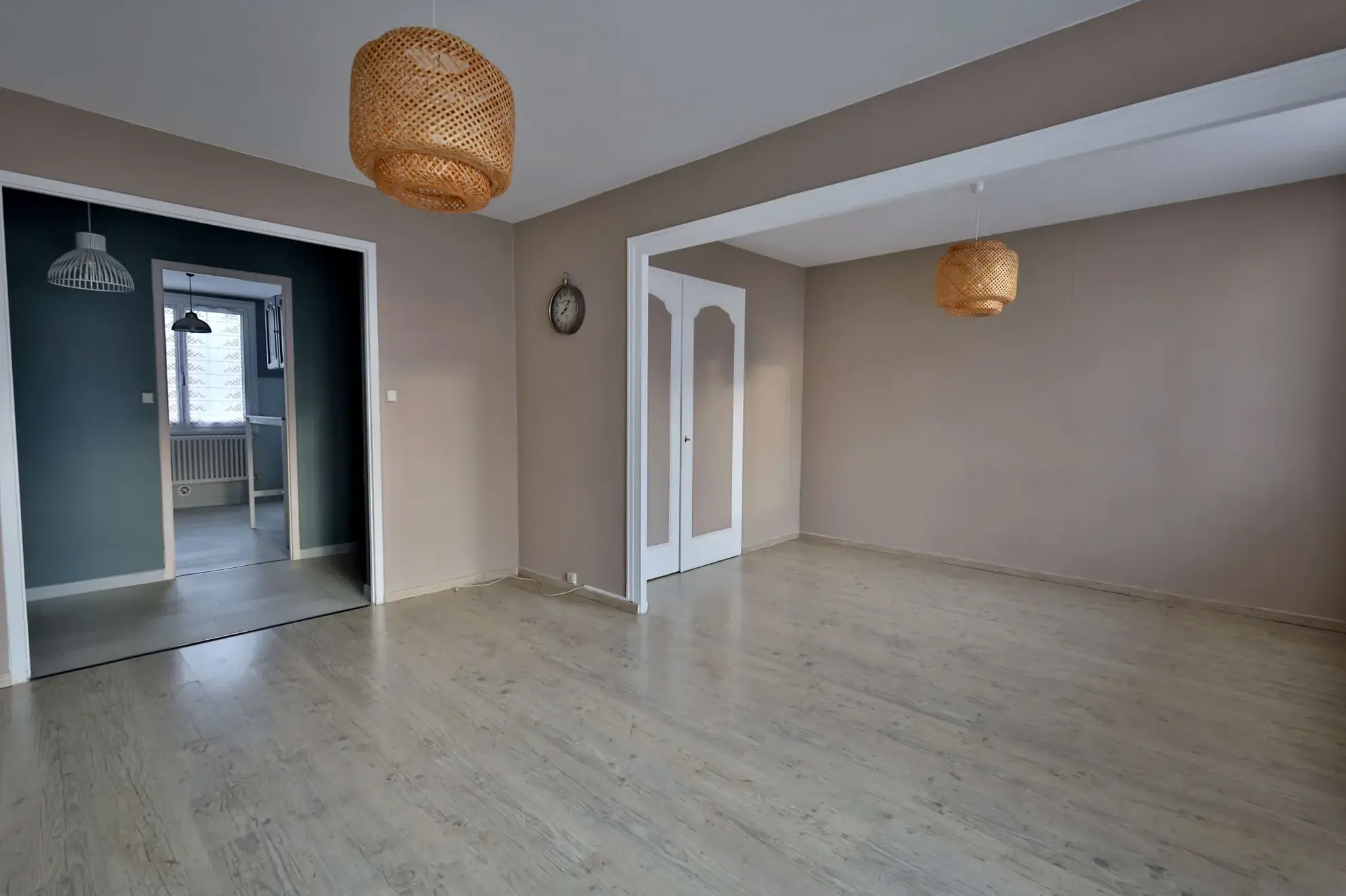 Appartement T4 à Vénissieux – 64 m², cave, parking, proche commodités 