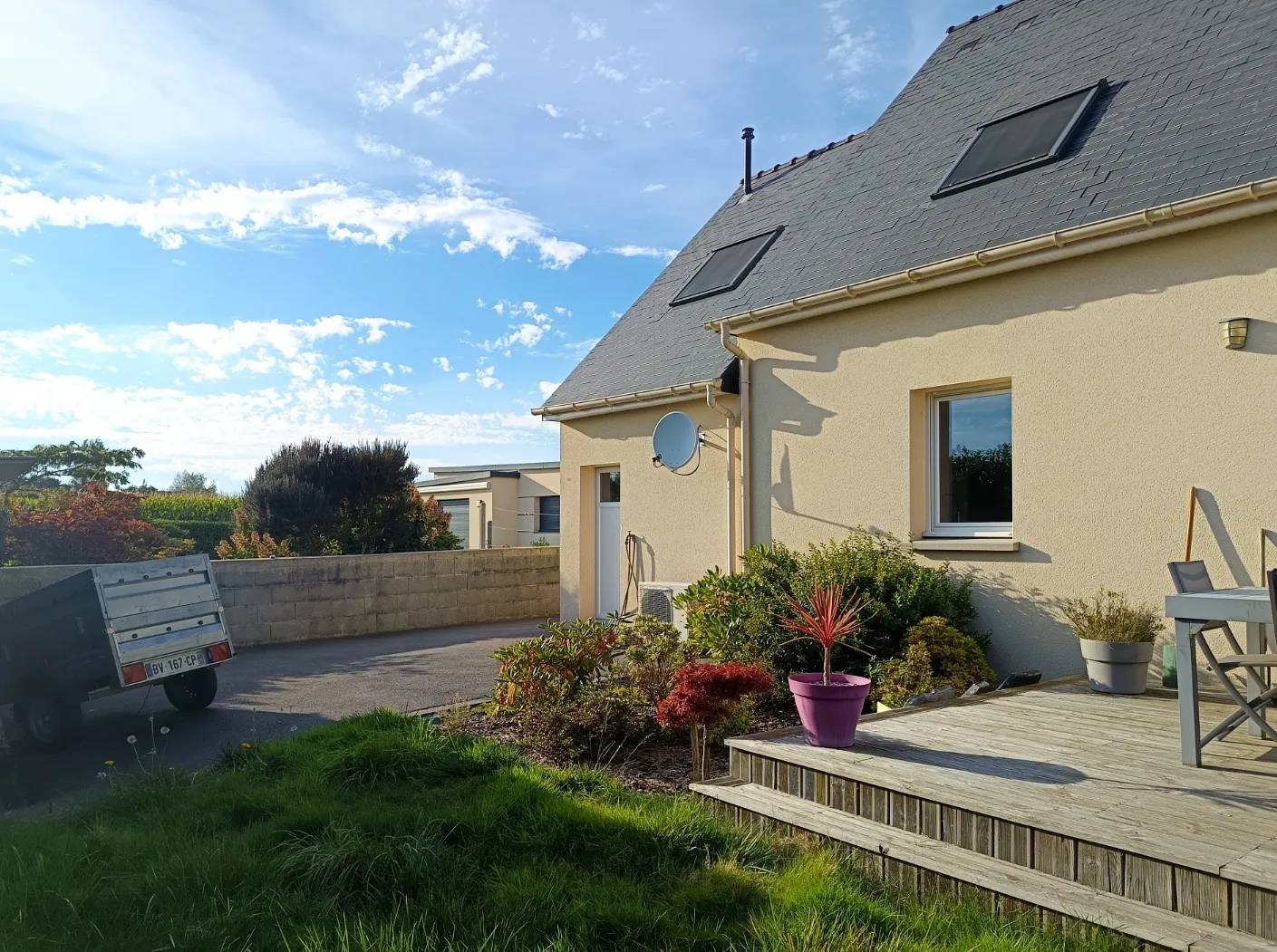 Maison moderne avec jardin et garage à Ploudaniel - 2017