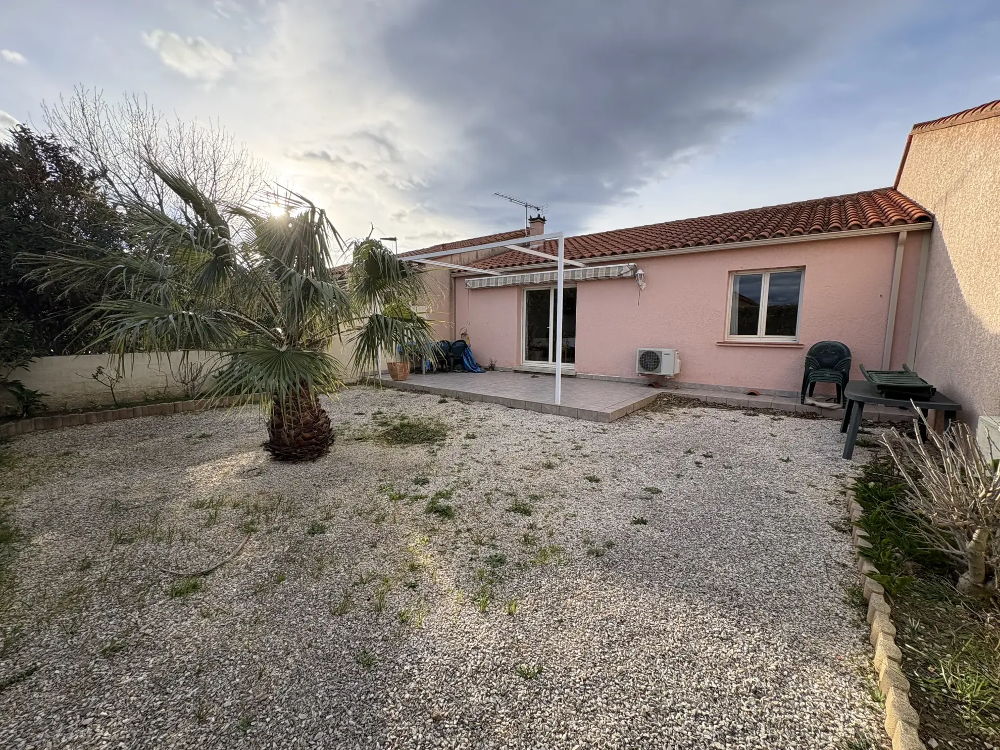 Villa T3 à vendre à Llupia avec jardin et garage dans secteur recherché 