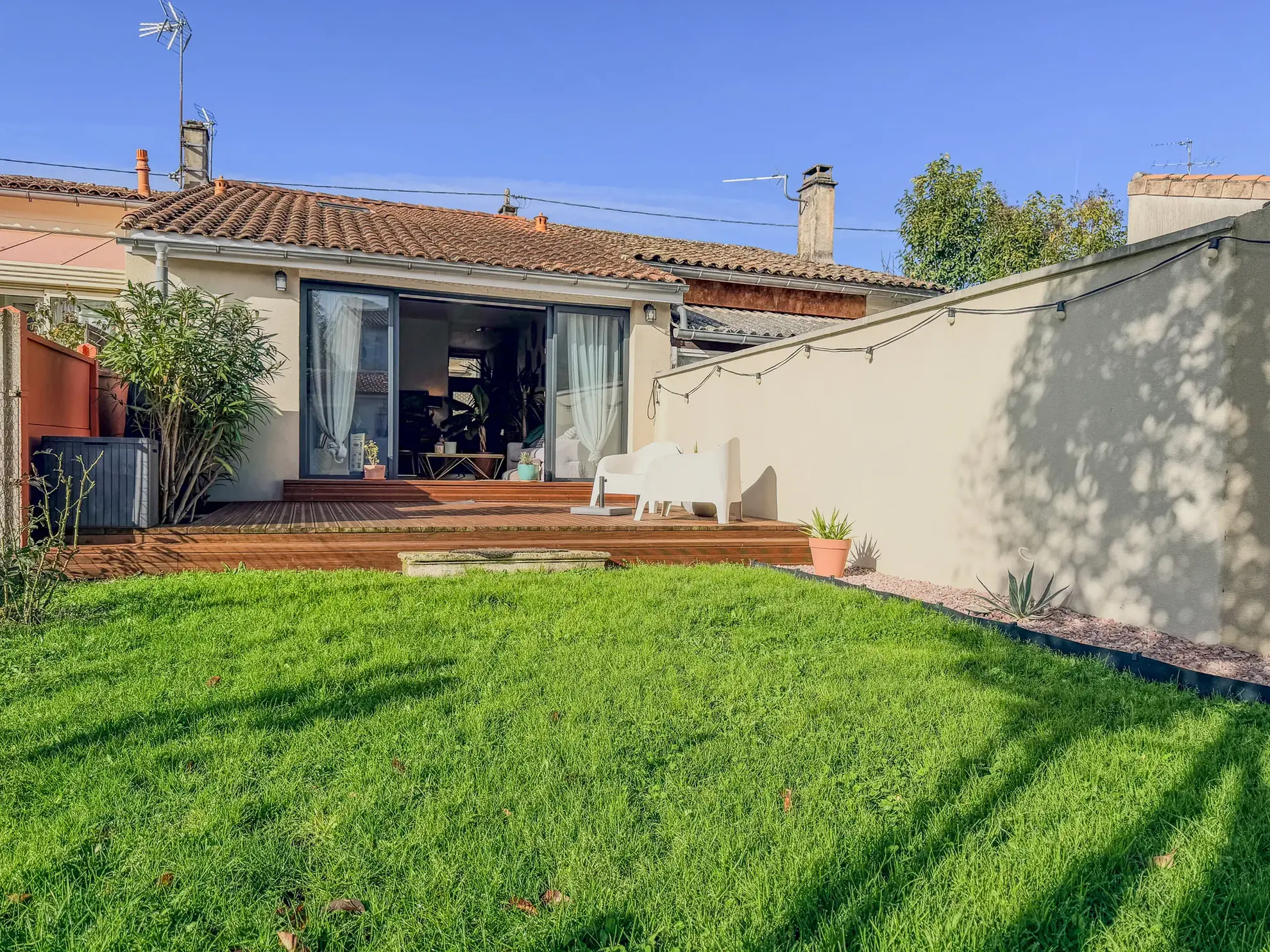 Maison 2 pièces de 56 m² à Libourne avec jardin et dépendance 