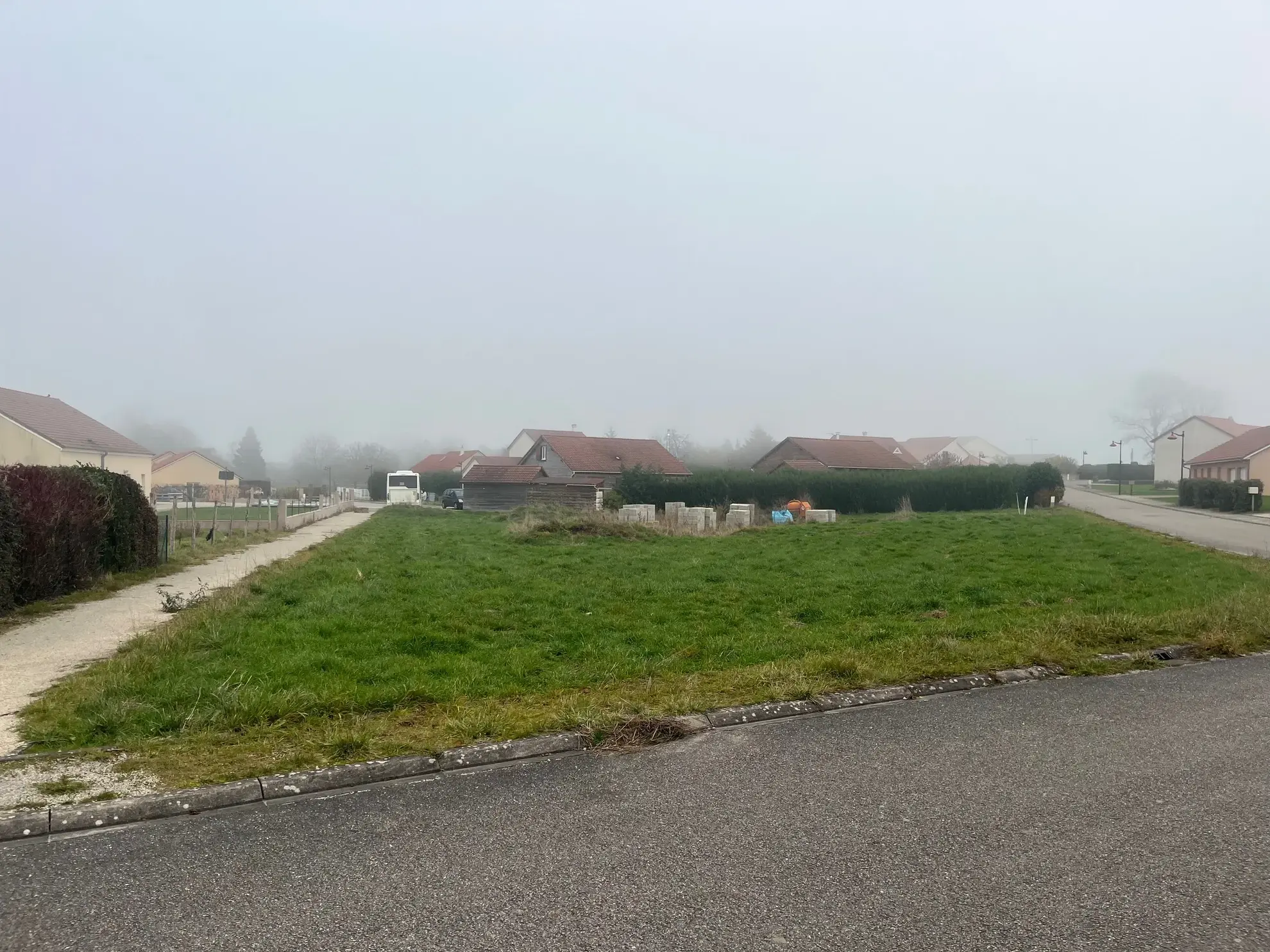 Terrain à bâtir constructible et viabilisé à Dombrot-le-Sec - Opportunité rare 