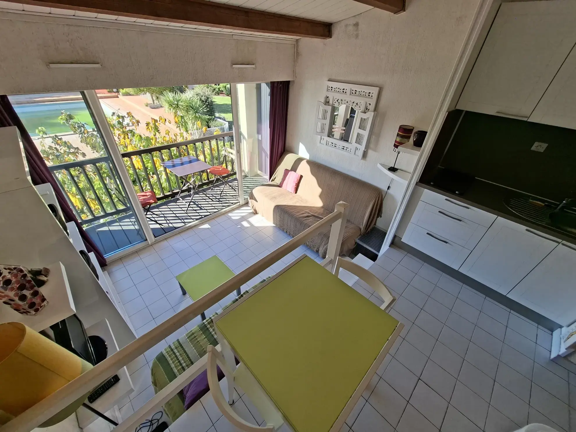 Appartement T2 avec terrasse ensoleillée et parking privé proche de la plage Richelieu