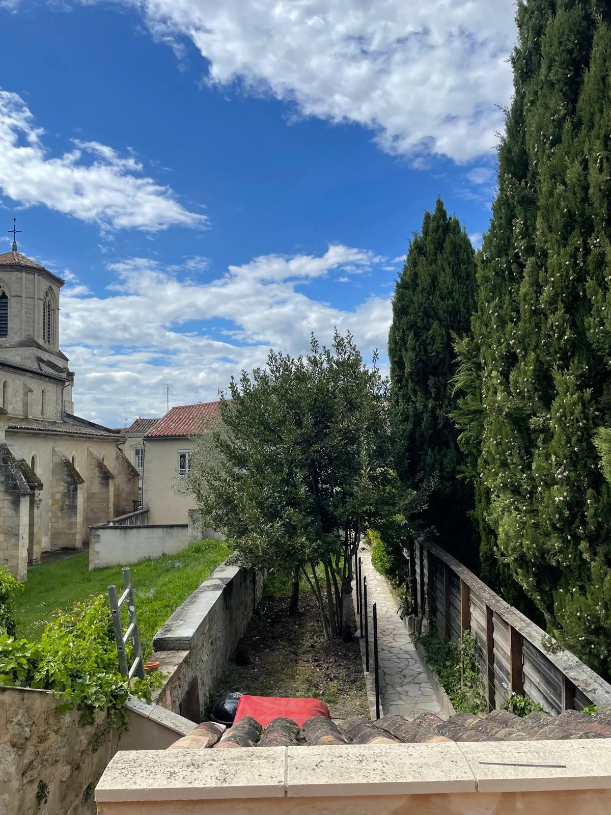 Belle maison de village de 161 m² avec appartement indépendant à Sauveterre-de-Guyenne
