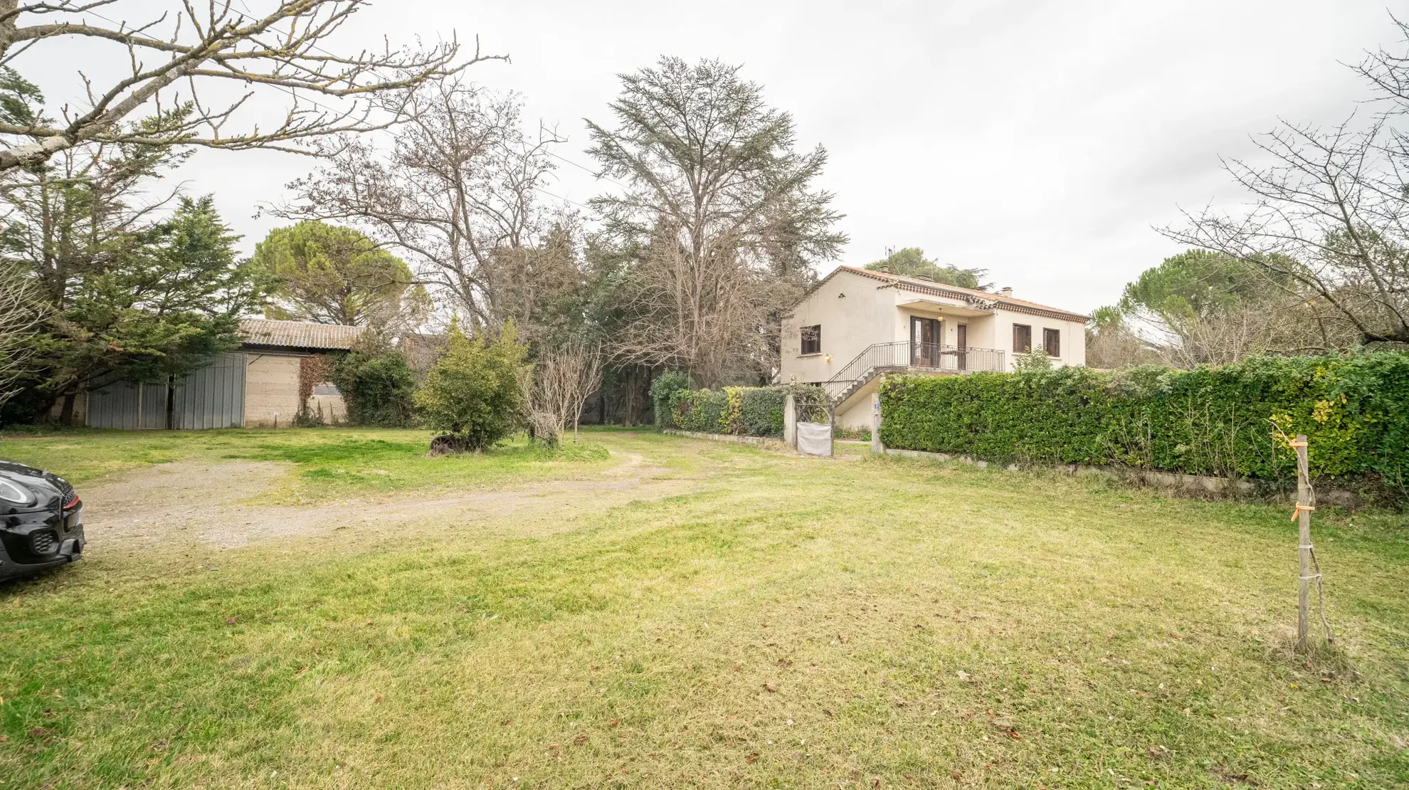 Maison à Ancone avec deux logements, hangar et terrain constructible