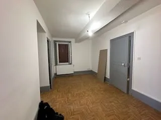 Immeuble de rapport à vendre à Marcigny (71) avec deux appartements loués 