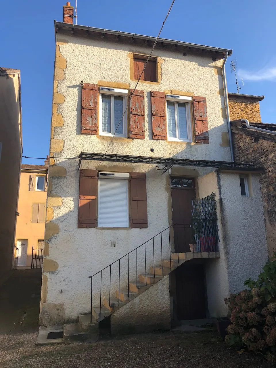 Immeuble de rapport à vendre à Marcigny (71) avec deux appartements loués