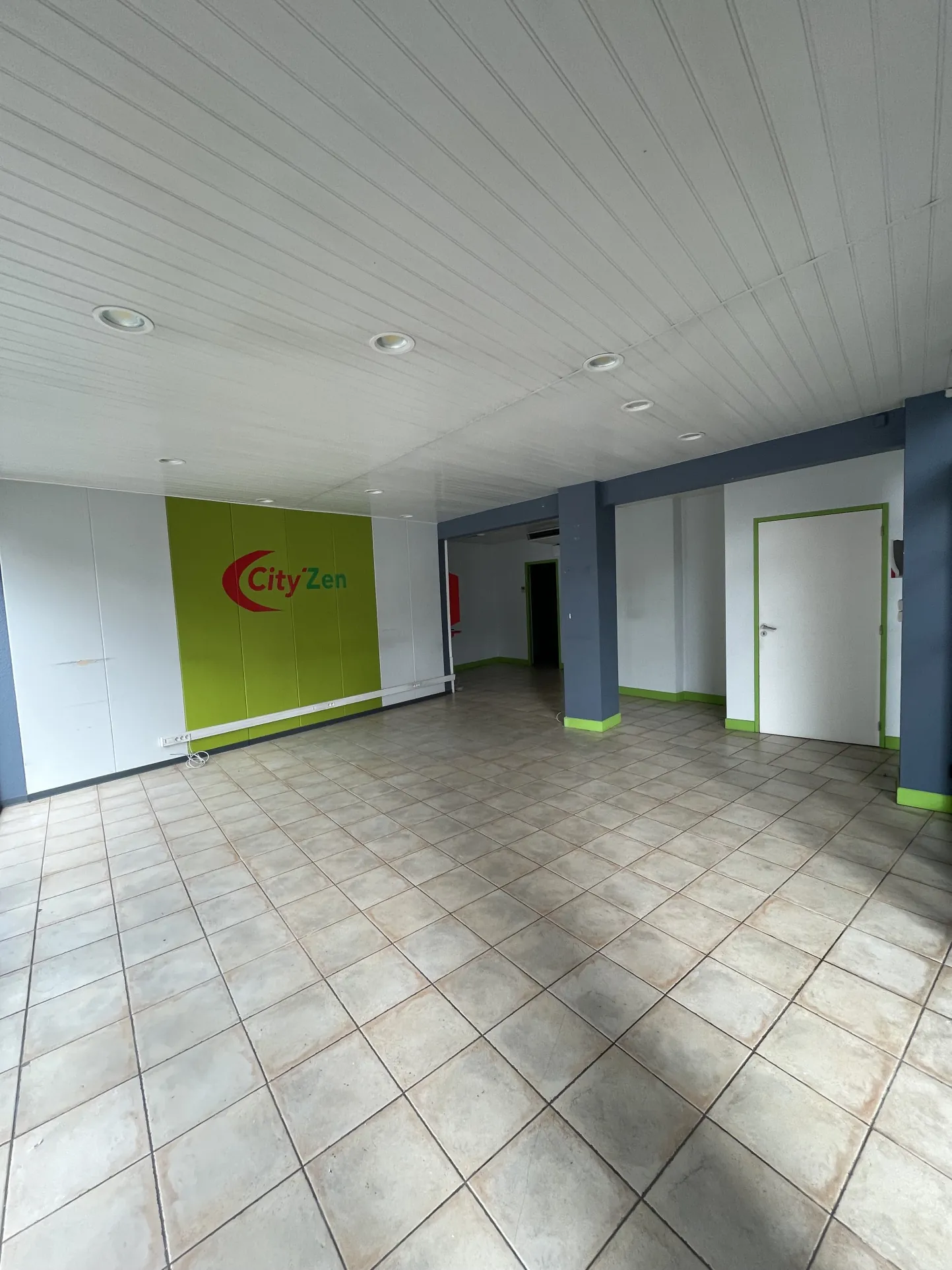 Local Commercial de 155 m² à Sarlat-La-Canéda - Opportunité d'investissement 