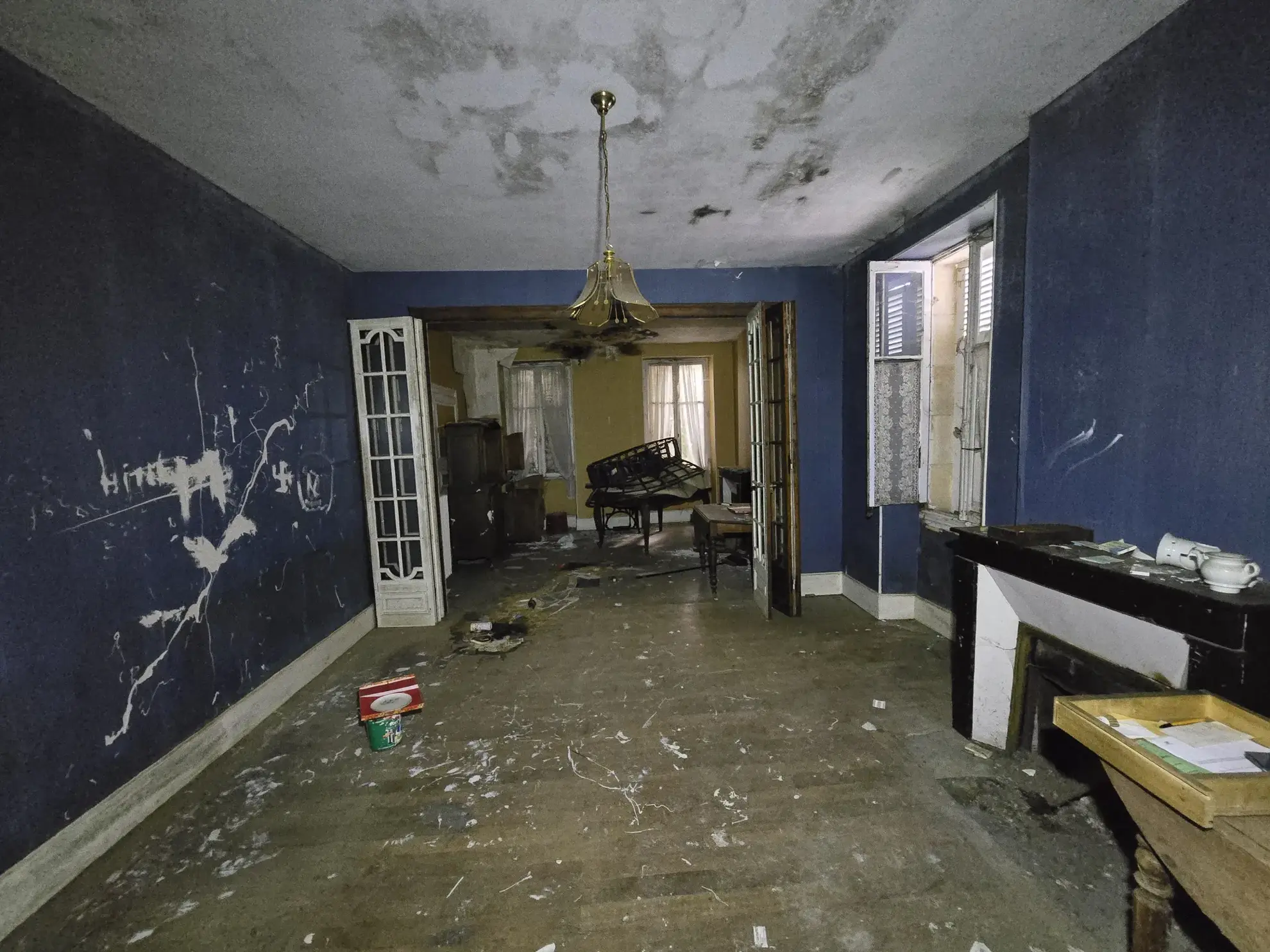 Maison à vendre avec jardin à Meillant, 2 chambres, cave et espace extérieur 