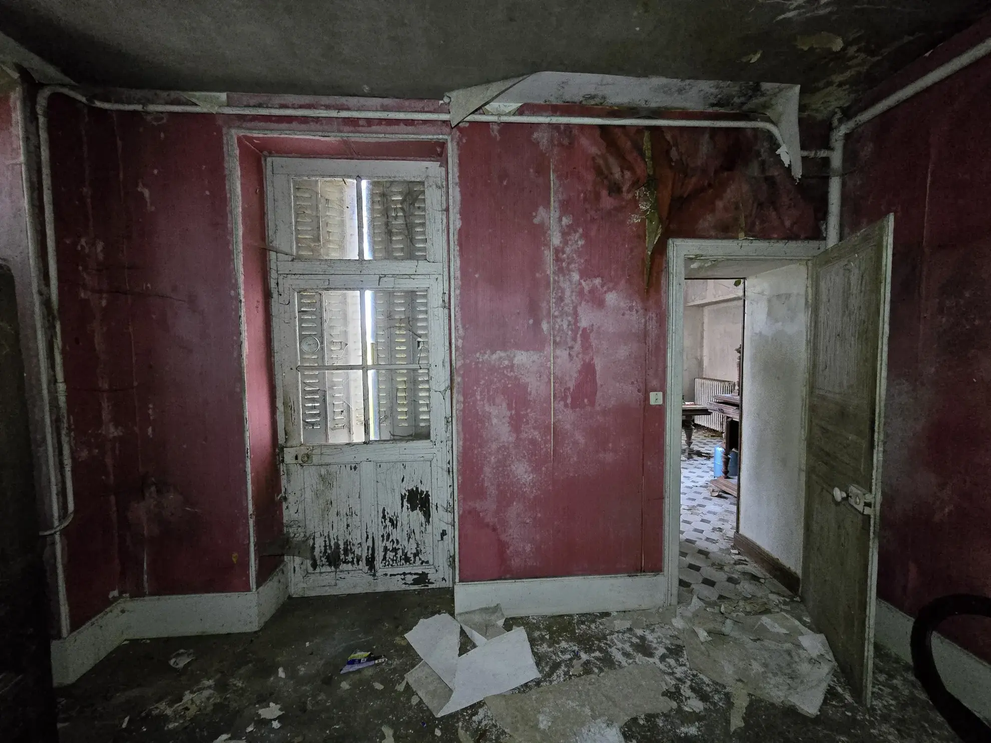 Maison à vendre avec jardin à Meillant, 2 chambres, cave et espace extérieur 