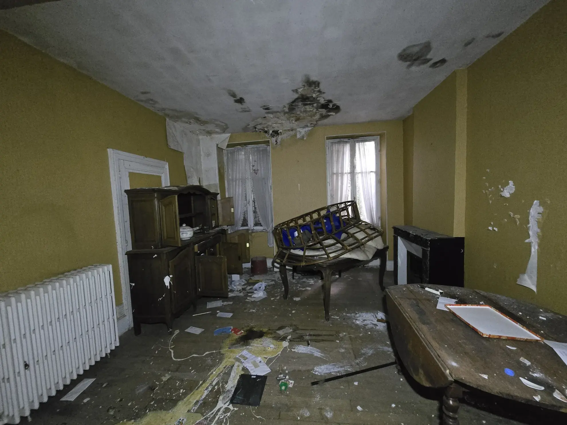 Maison à vendre avec jardin à Meillant, 2 chambres, cave et espace extérieur 