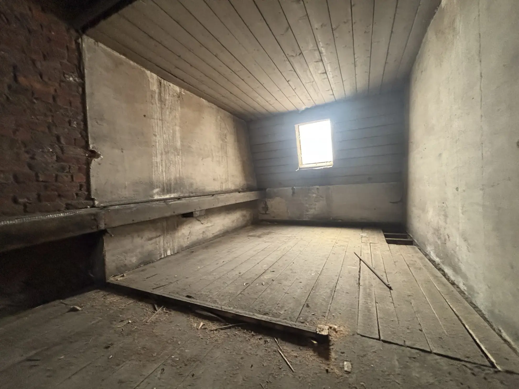 Maison de 85 m² à rénover avec jardin et terrasse à Roubaix 