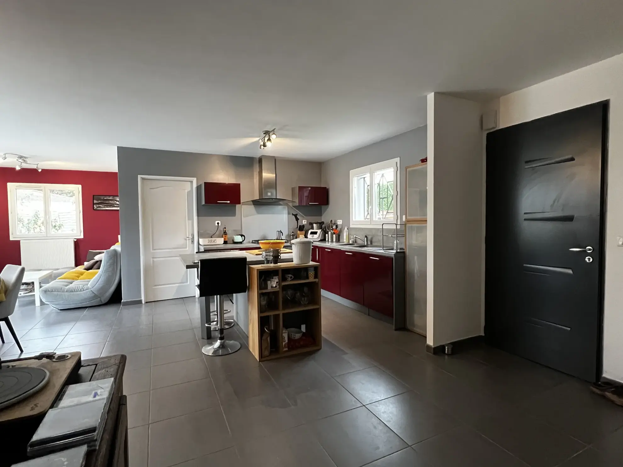 Maison moderne avec 3 chambres, jardin et terrasse à Roaillan 