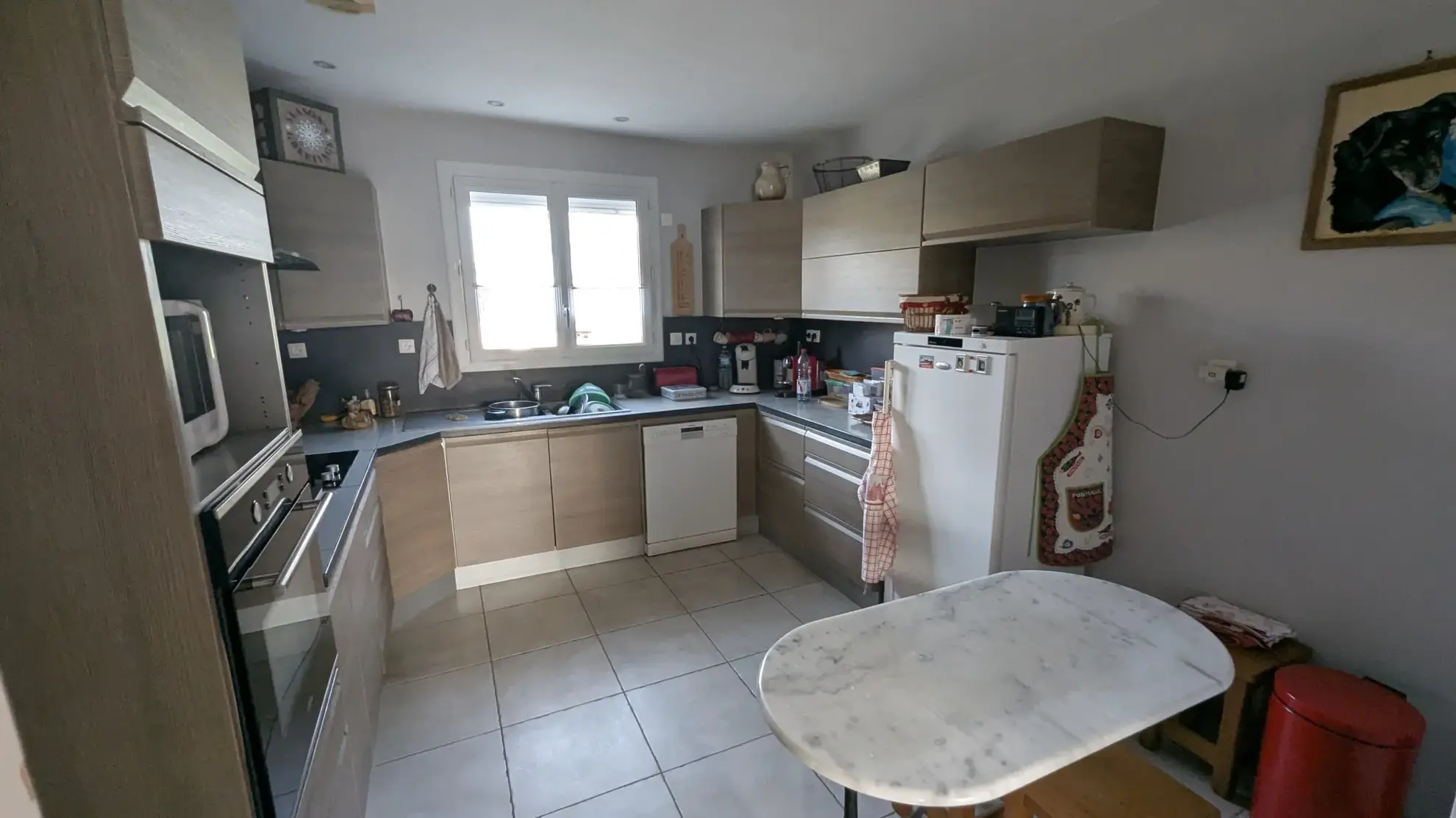 Maison de plain-pied avec 4 chambres, garage et dépendance à Coulon 