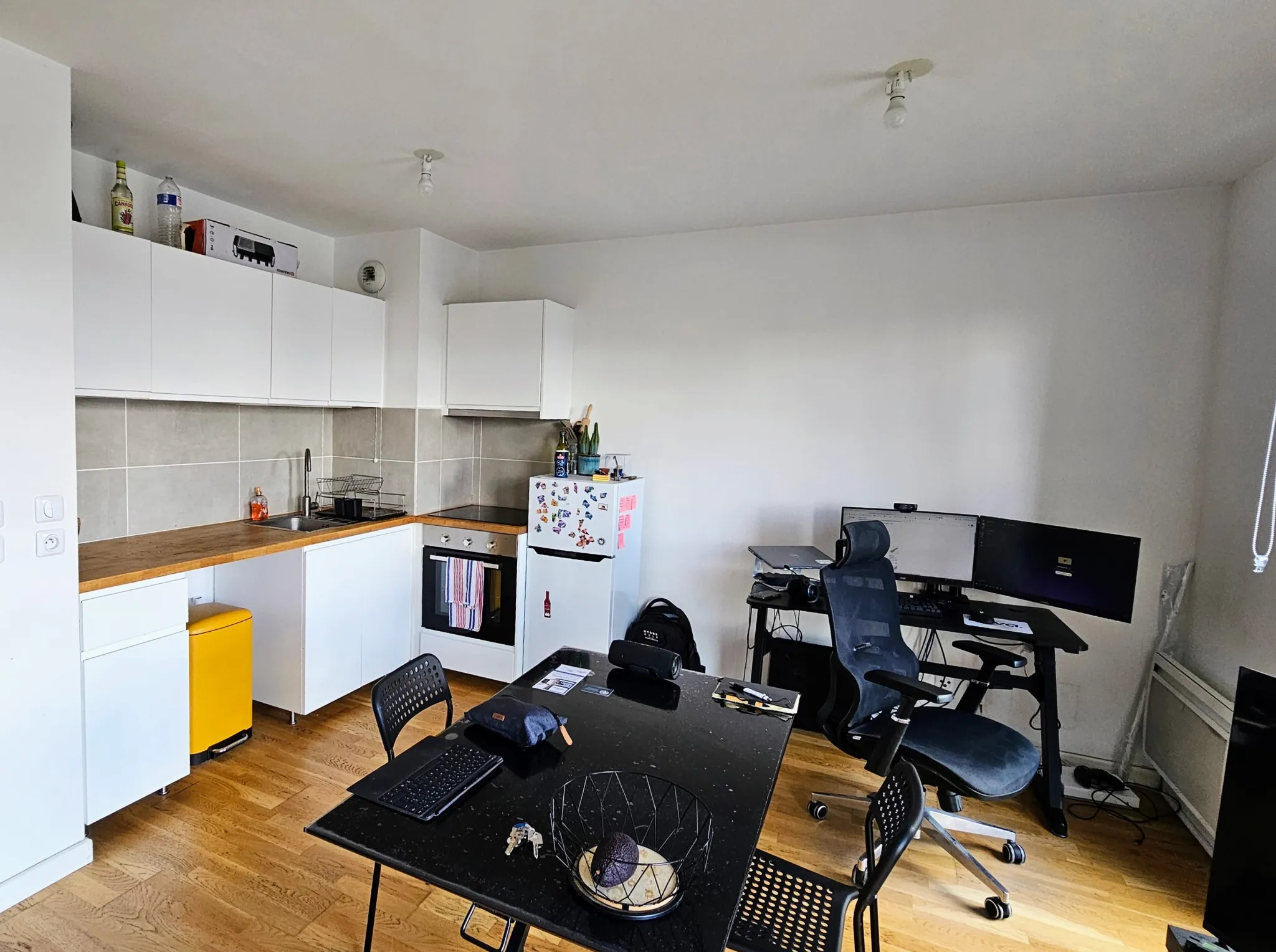 Studio récent avec parking à Arras – Investissement idéal 