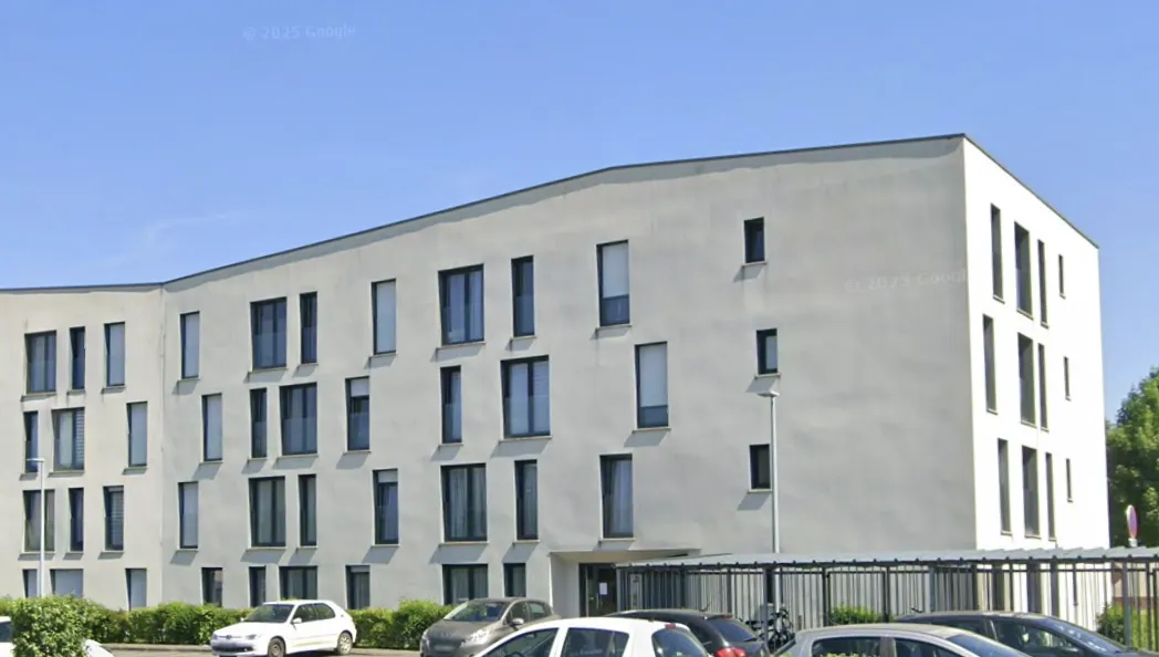 Studio récent avec parking à Arras – Investissement idéal