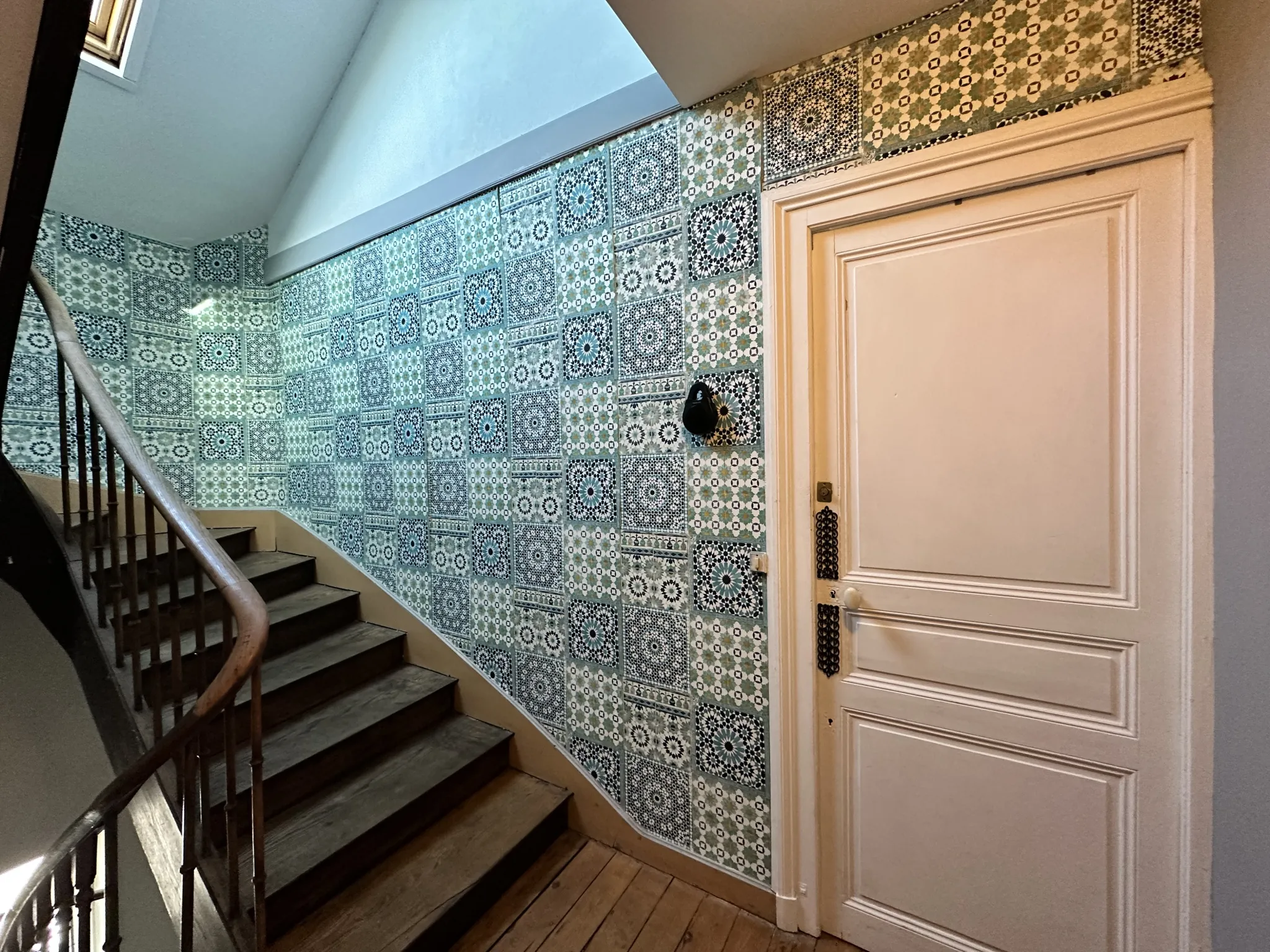 Duplex rénové avec studio indépendant à vendre au Mans, idéal investissement ou résidence 