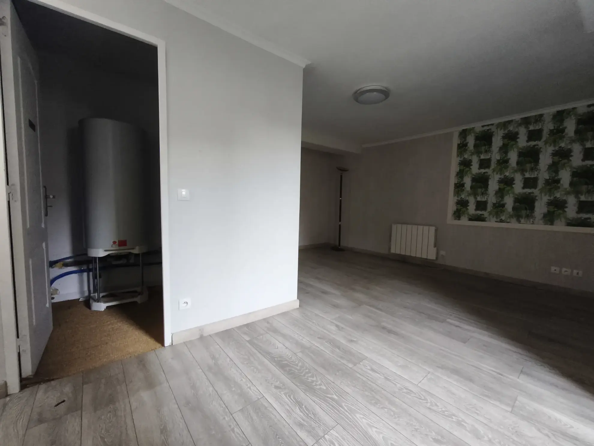 Immeuble avec local commercial et potentiel résidentiel à La Suze-sur-Sarthe 