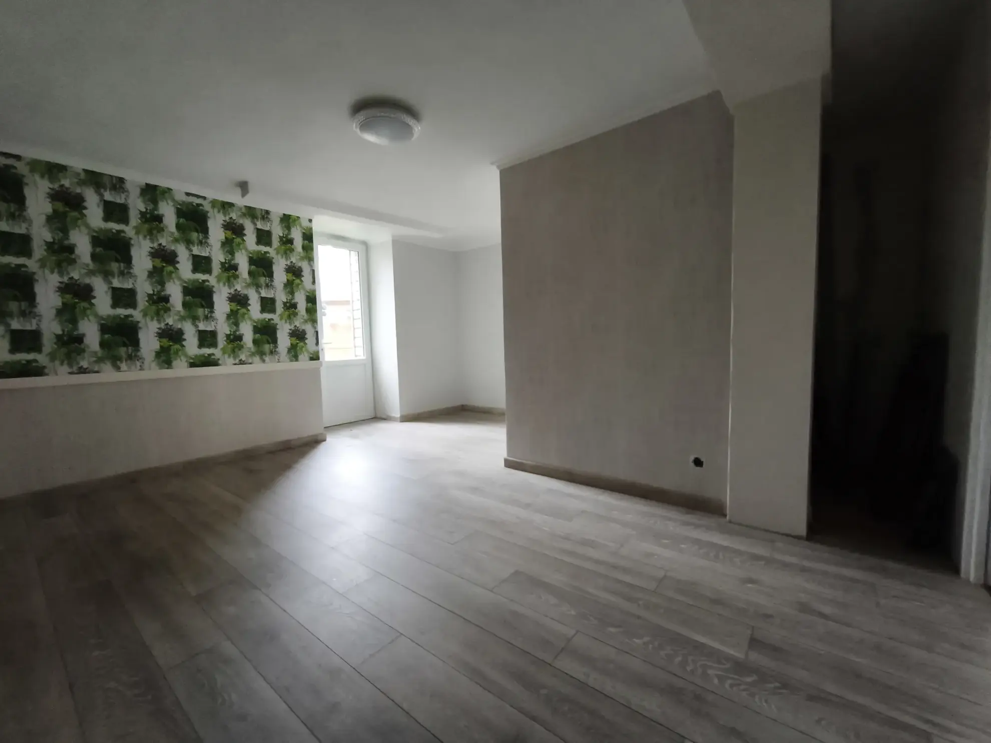 Immeuble avec local commercial et potentiel résidentiel à La Suze-sur-Sarthe 