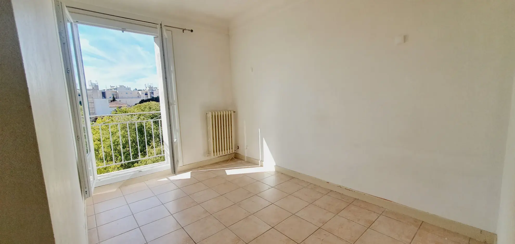 Appartement 4 pièces à Nîmes, centre-ville, avec cave et parking, idéal investisseur ou primo-accédant 