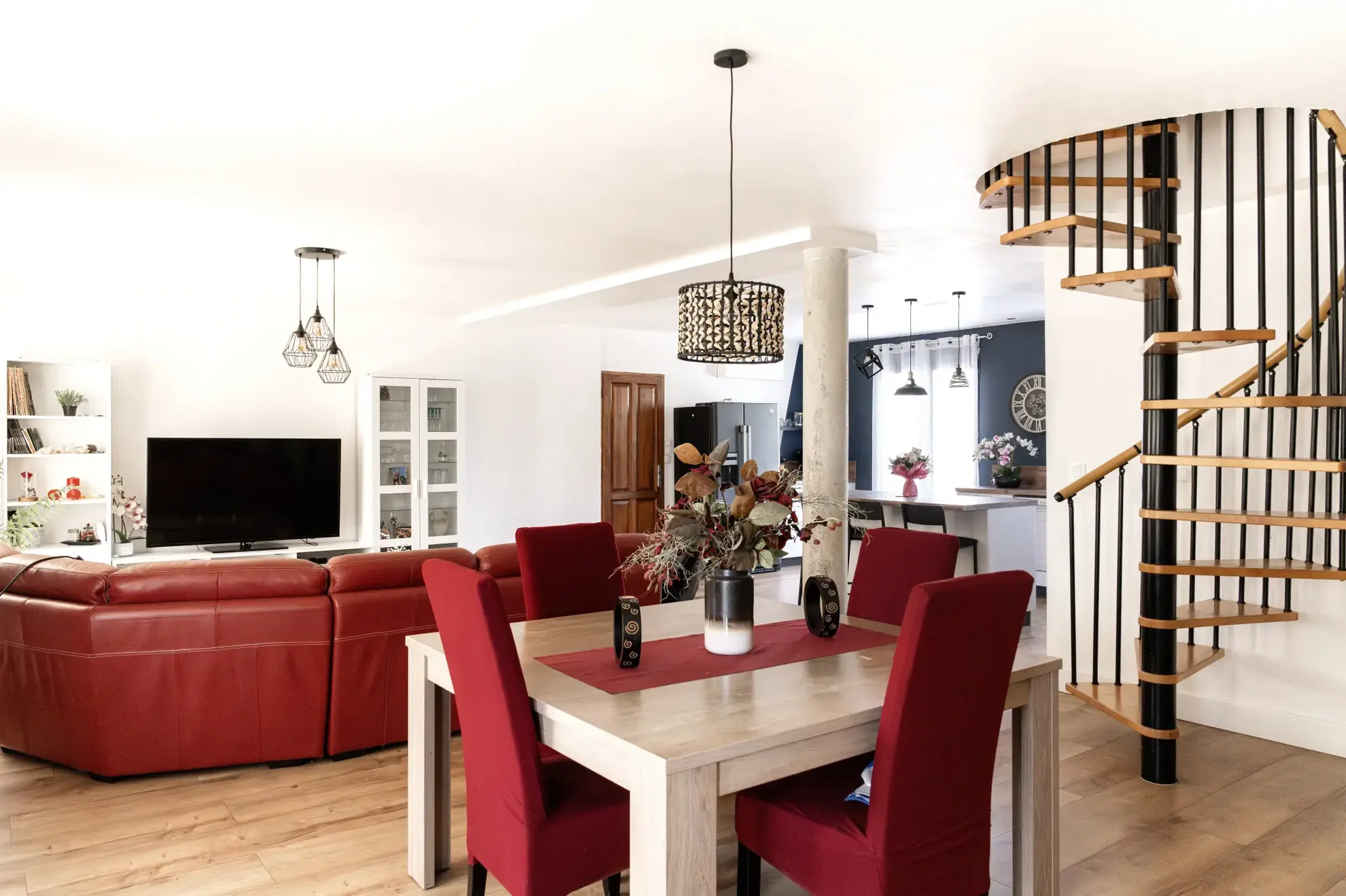 Maison familiale à Carcassonne avec piscine, 4 chambres et confort moderne 