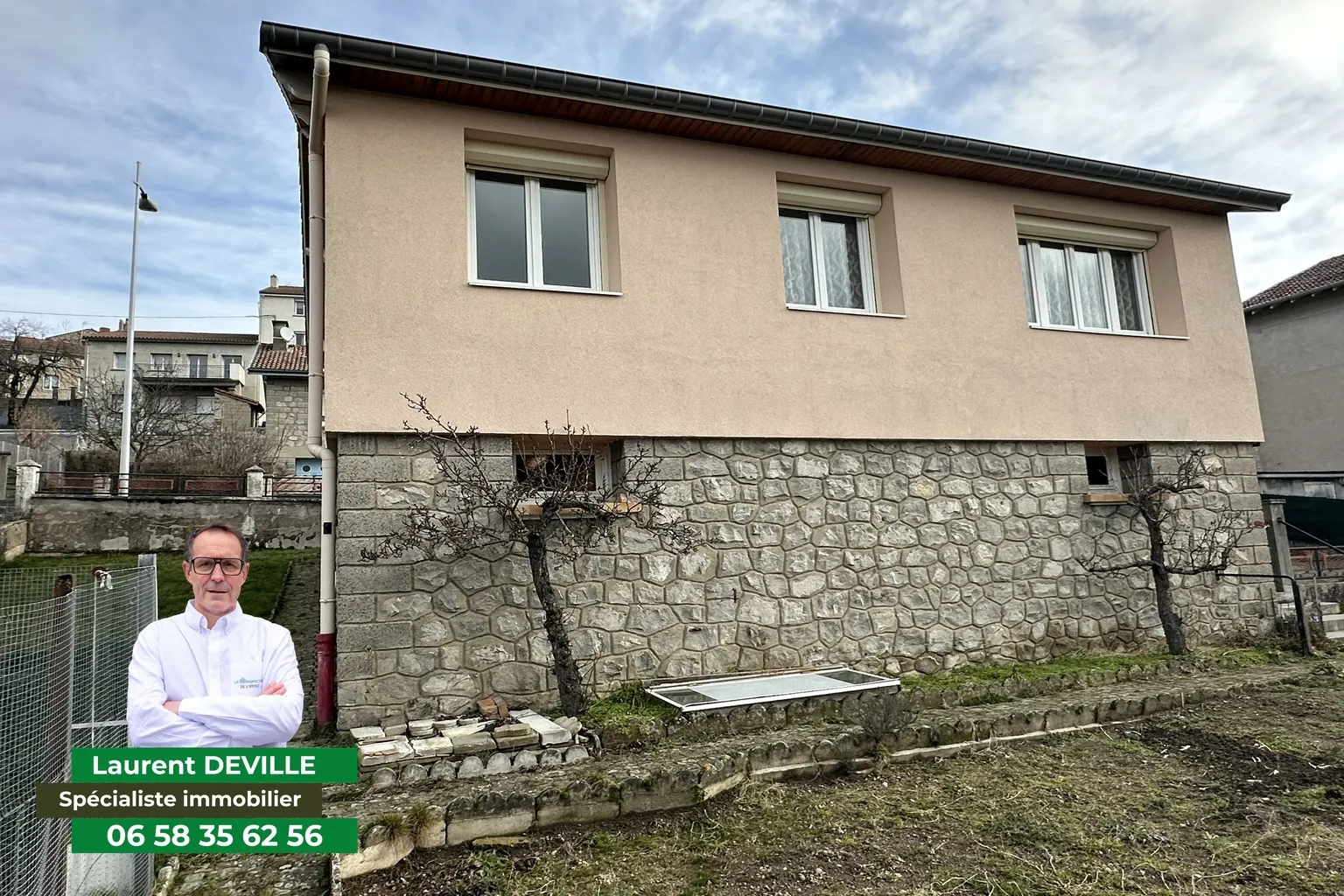 Maison indépendante avec terrain de 401 m² à Saint-Just-Malmont 