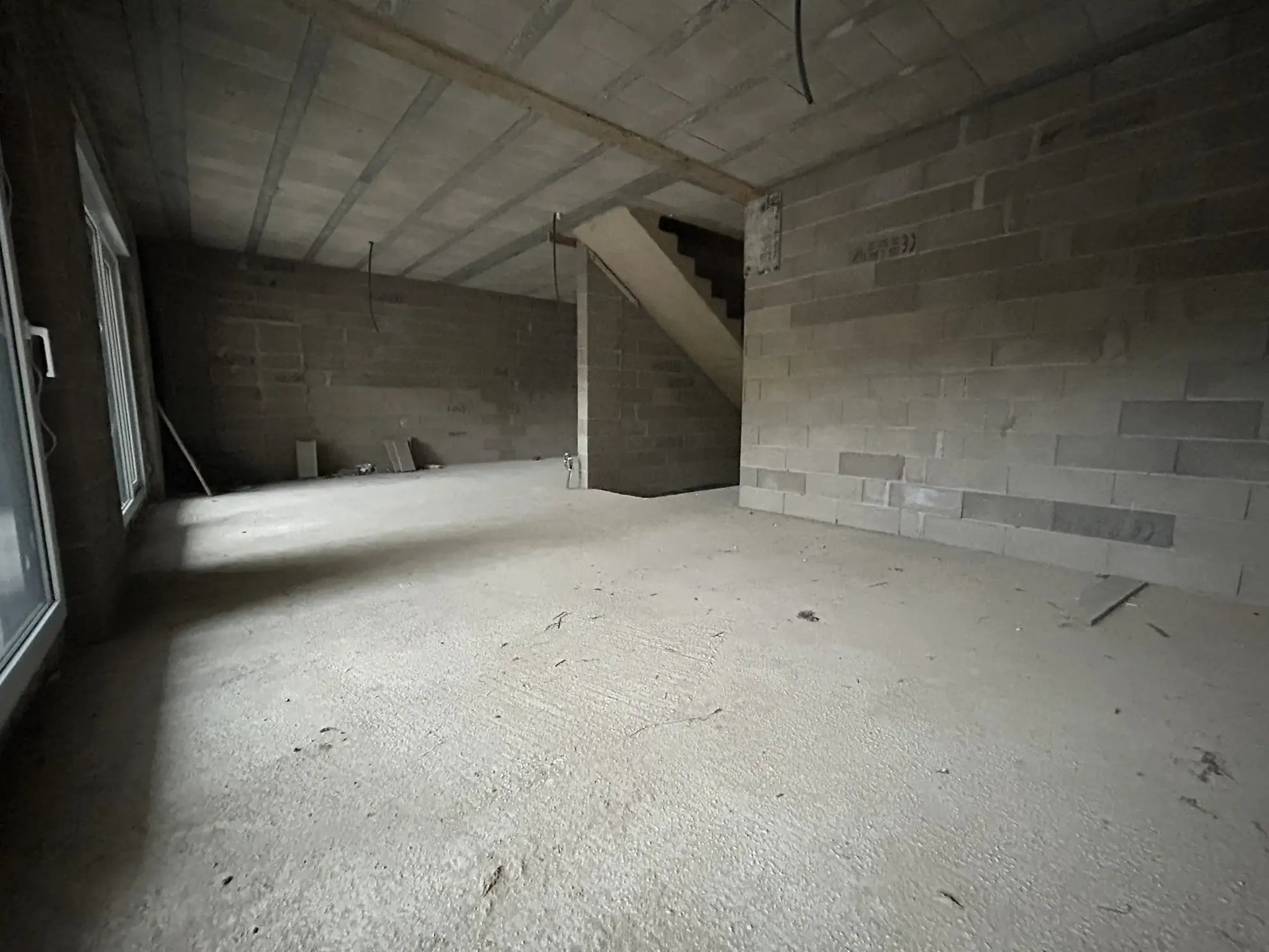 Ancienne grange à rénover de 130m² à Théding avec terrasses et potentiel de 4 chambres 