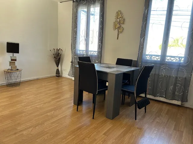 Appartement duplex en excellent état avec jardin partagé à Liancourt