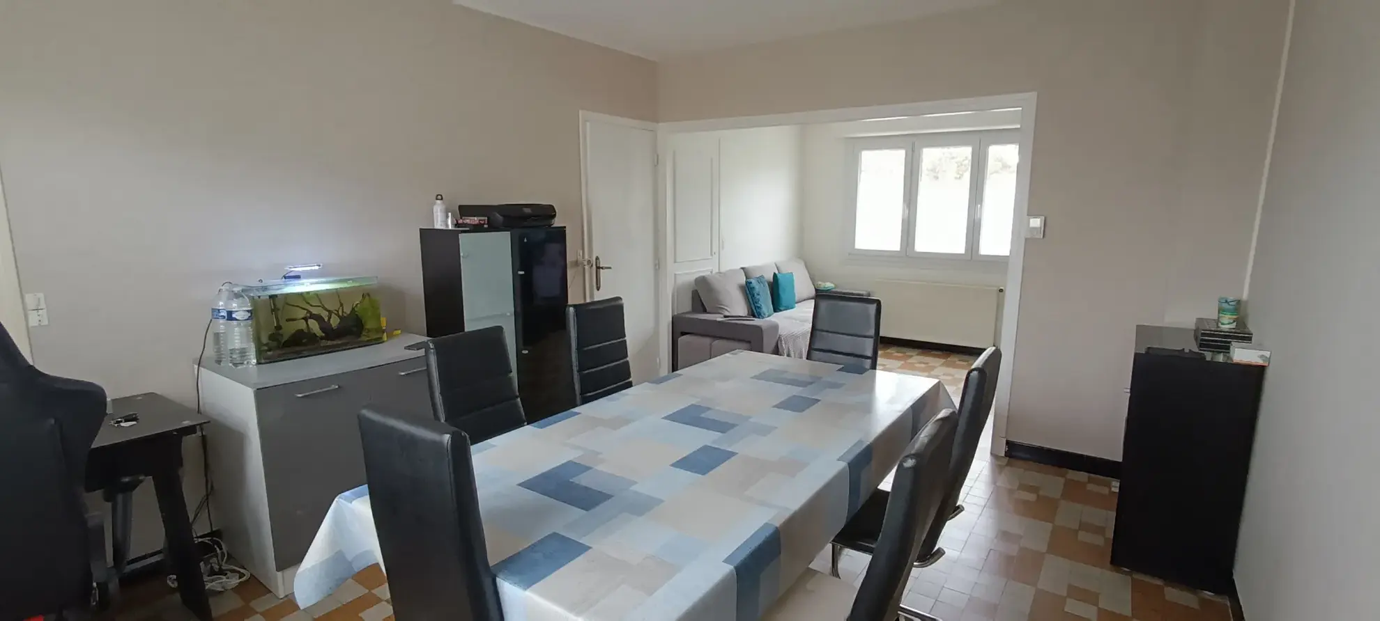 Maison en briques proche du centre de Rosières-en-Santerre avec jardin et dépendance