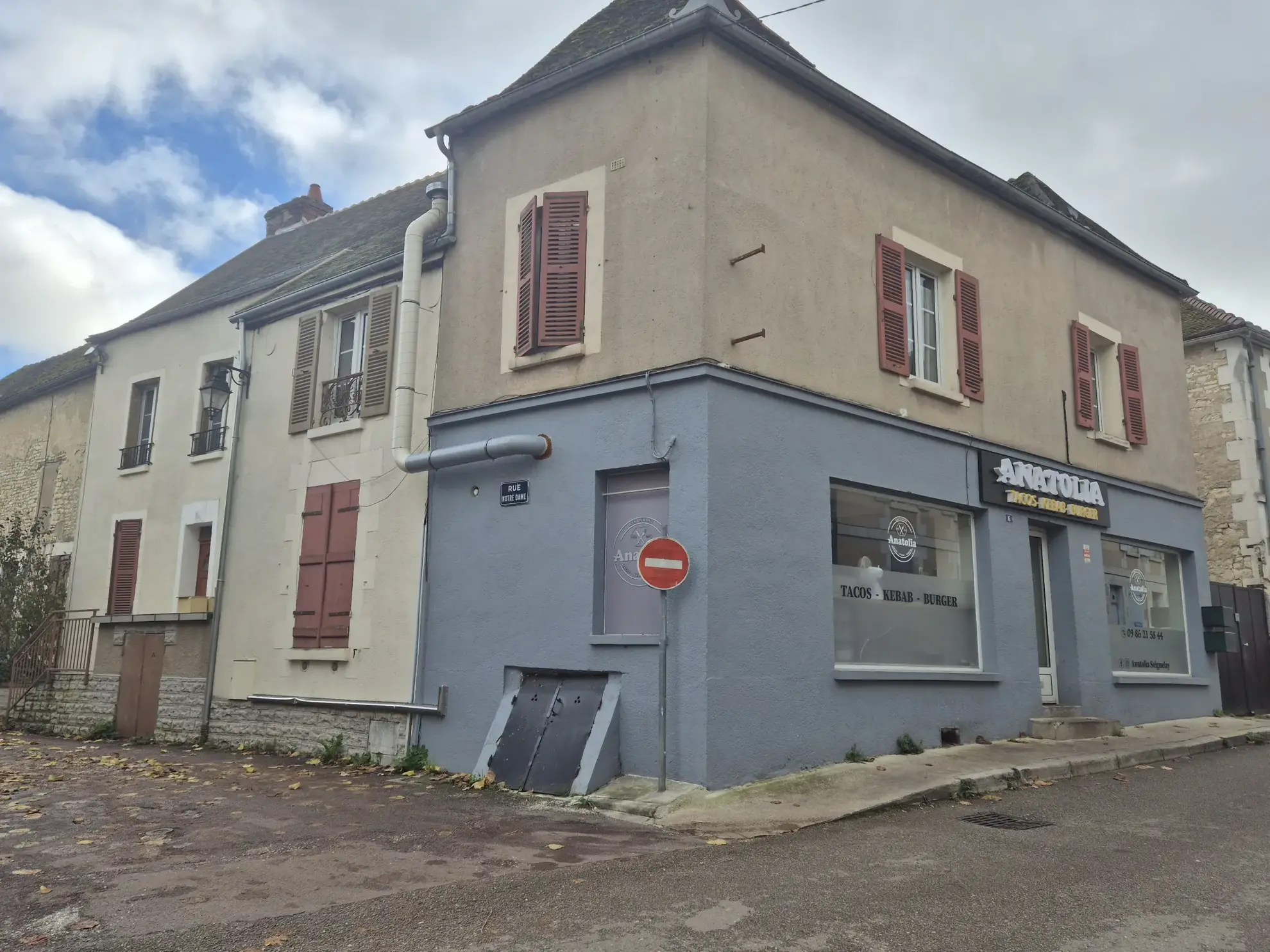 Immeuble en partie loué à Seignelay – Opportunité d'investissement de 229 m²