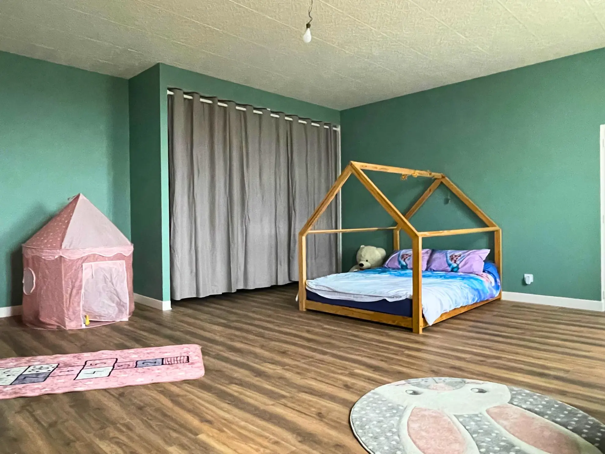 Maison charentaise authentique avec dépendances et jardin à Courbillac 