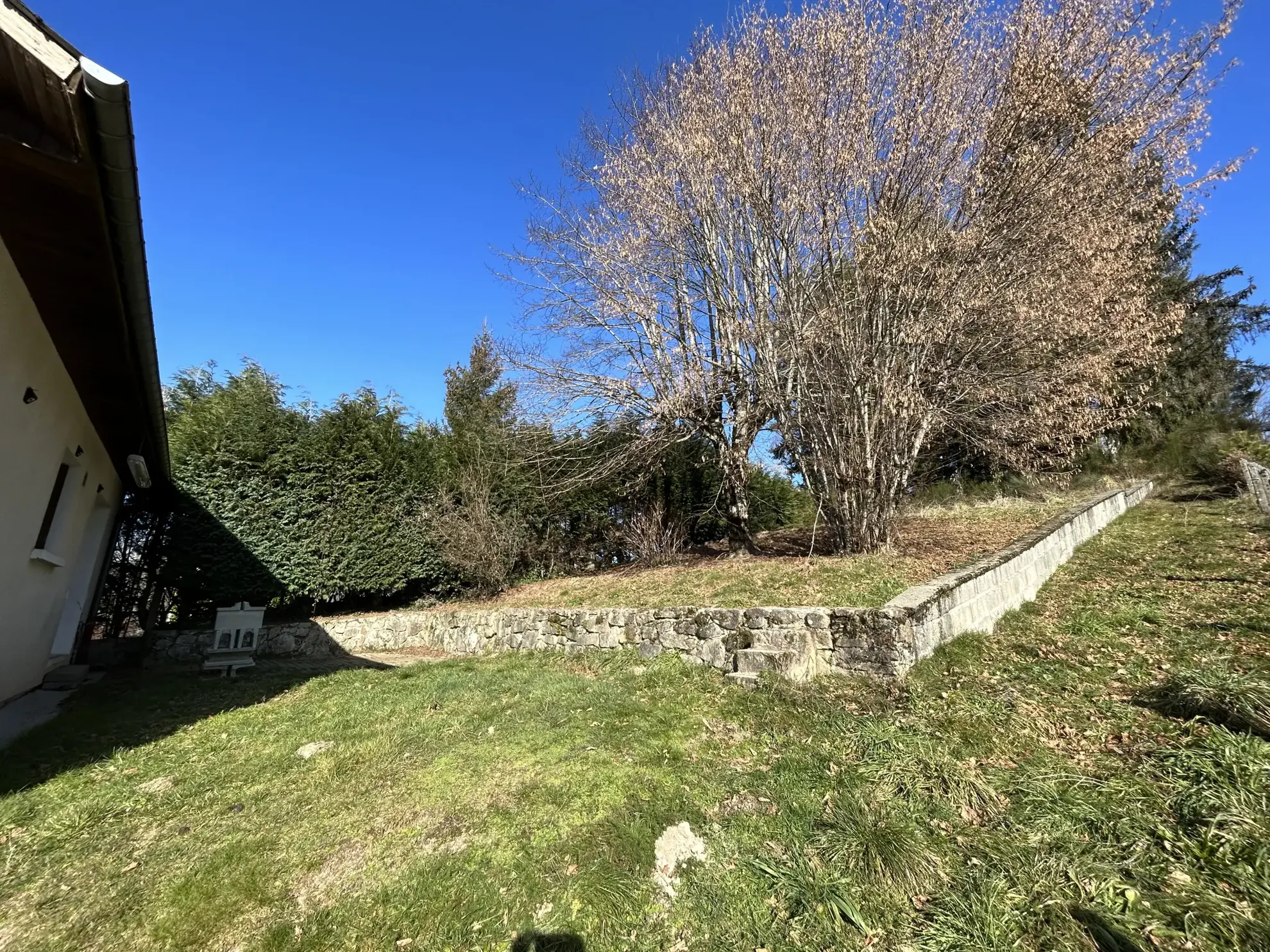 Maison à vendre à Egletons en Corrèze avec jardin et garage 