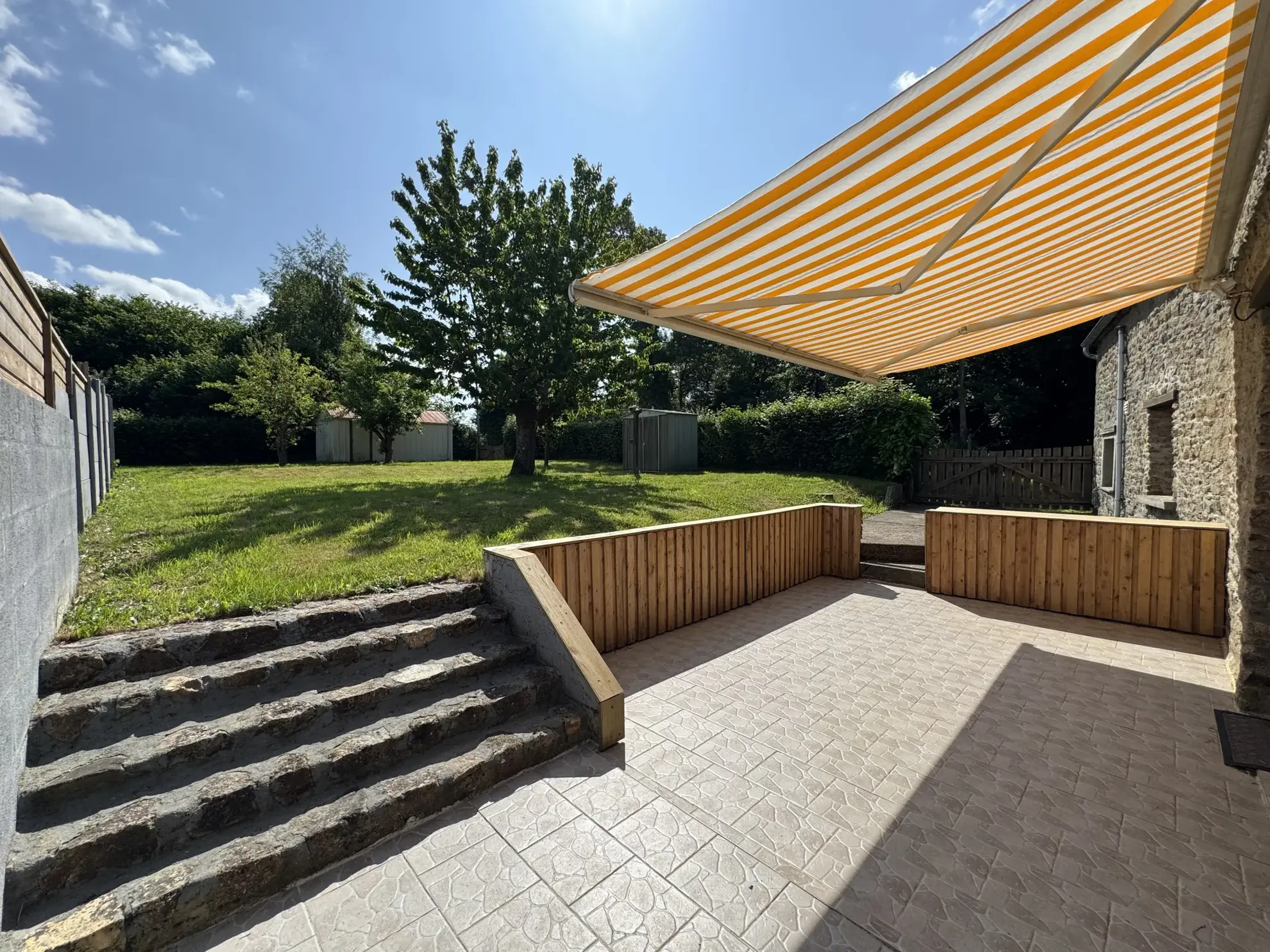 Maison de campagne avec terrasse et garage à Carrouges - 3 chambres