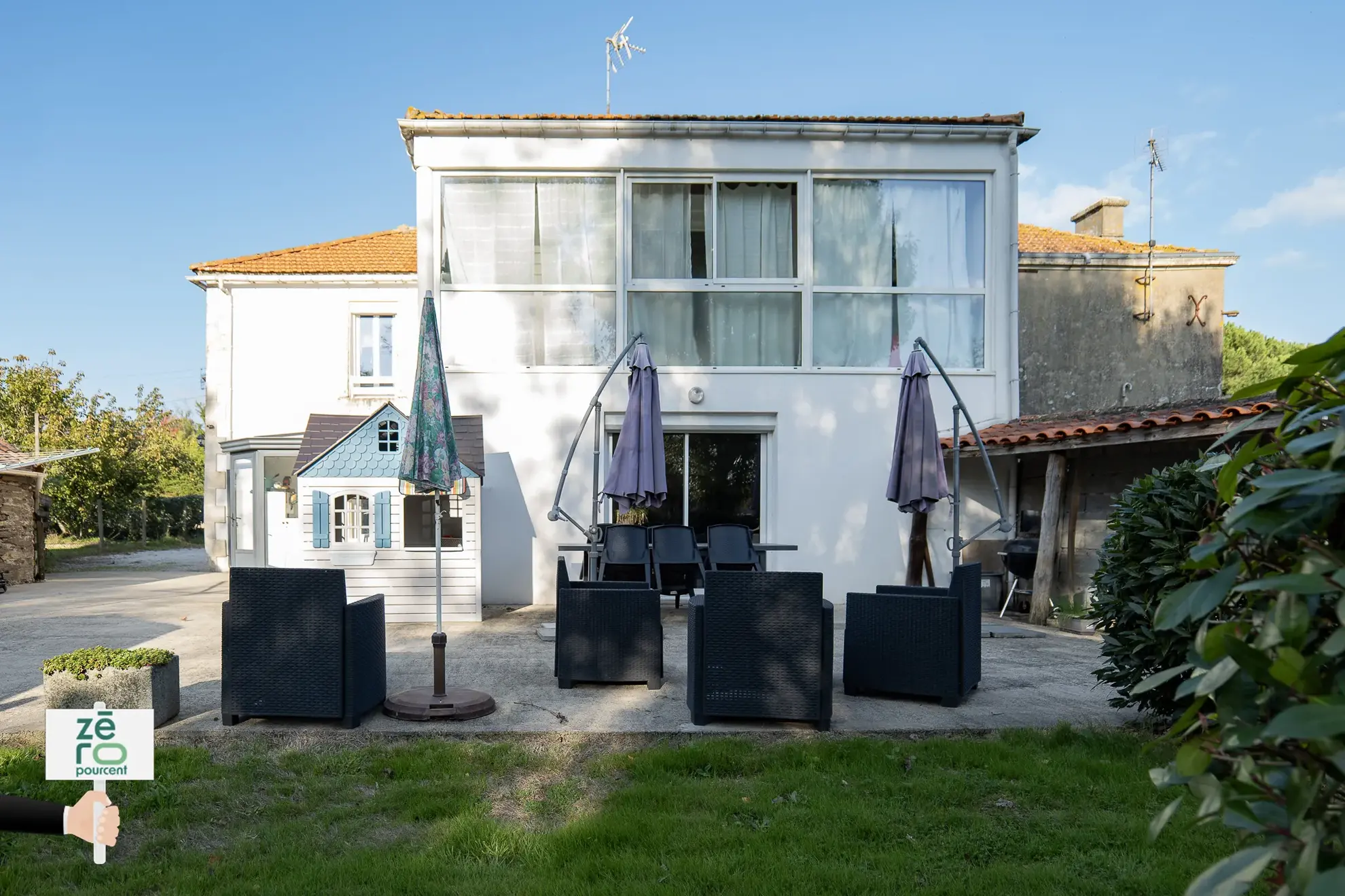 Maison en pierres avec potentiel professionnel à Saint-Florent-des-Bois