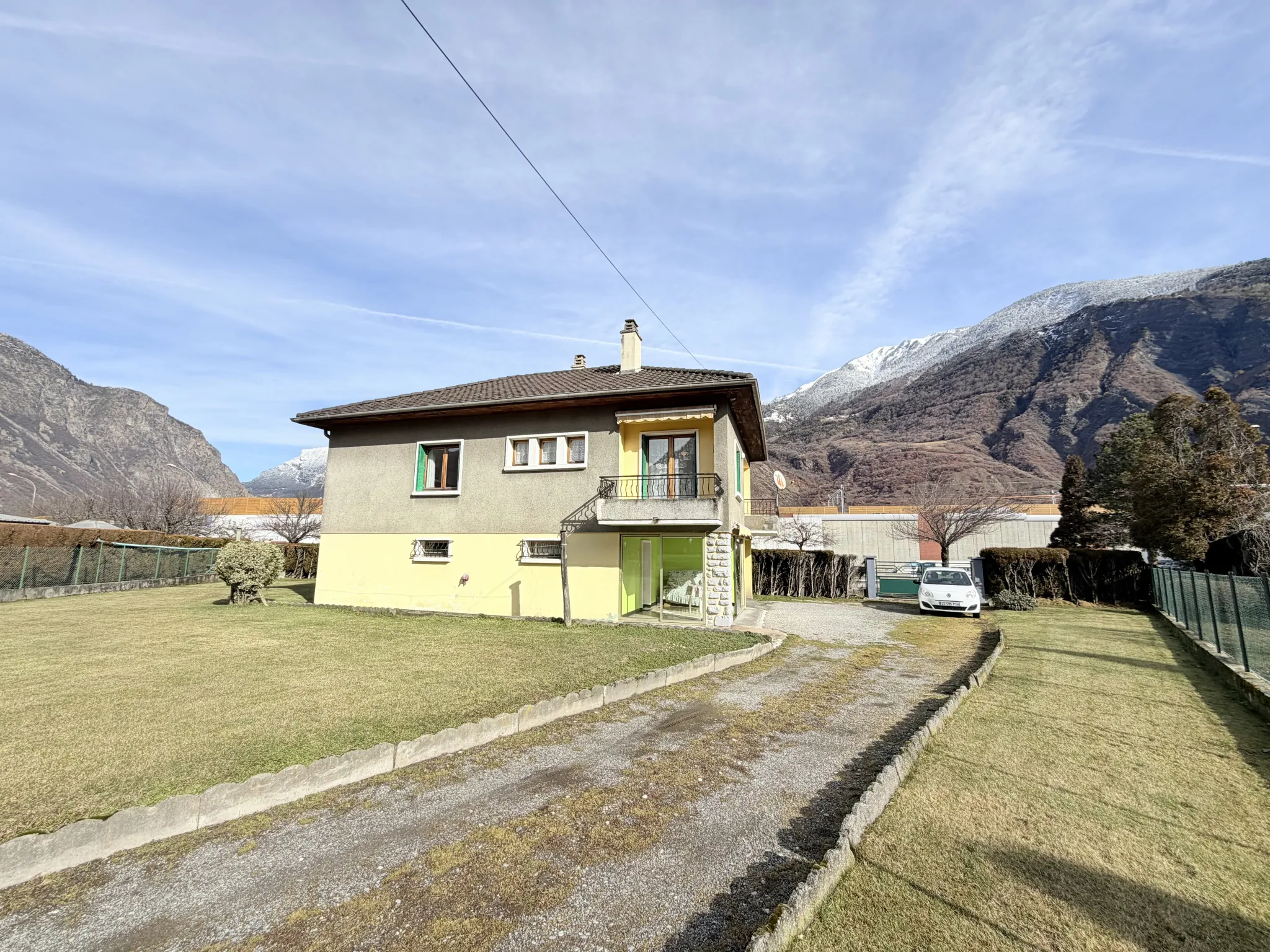 Maison à rénover avec grand potentiel à Saint-Jean-de-Maurienne