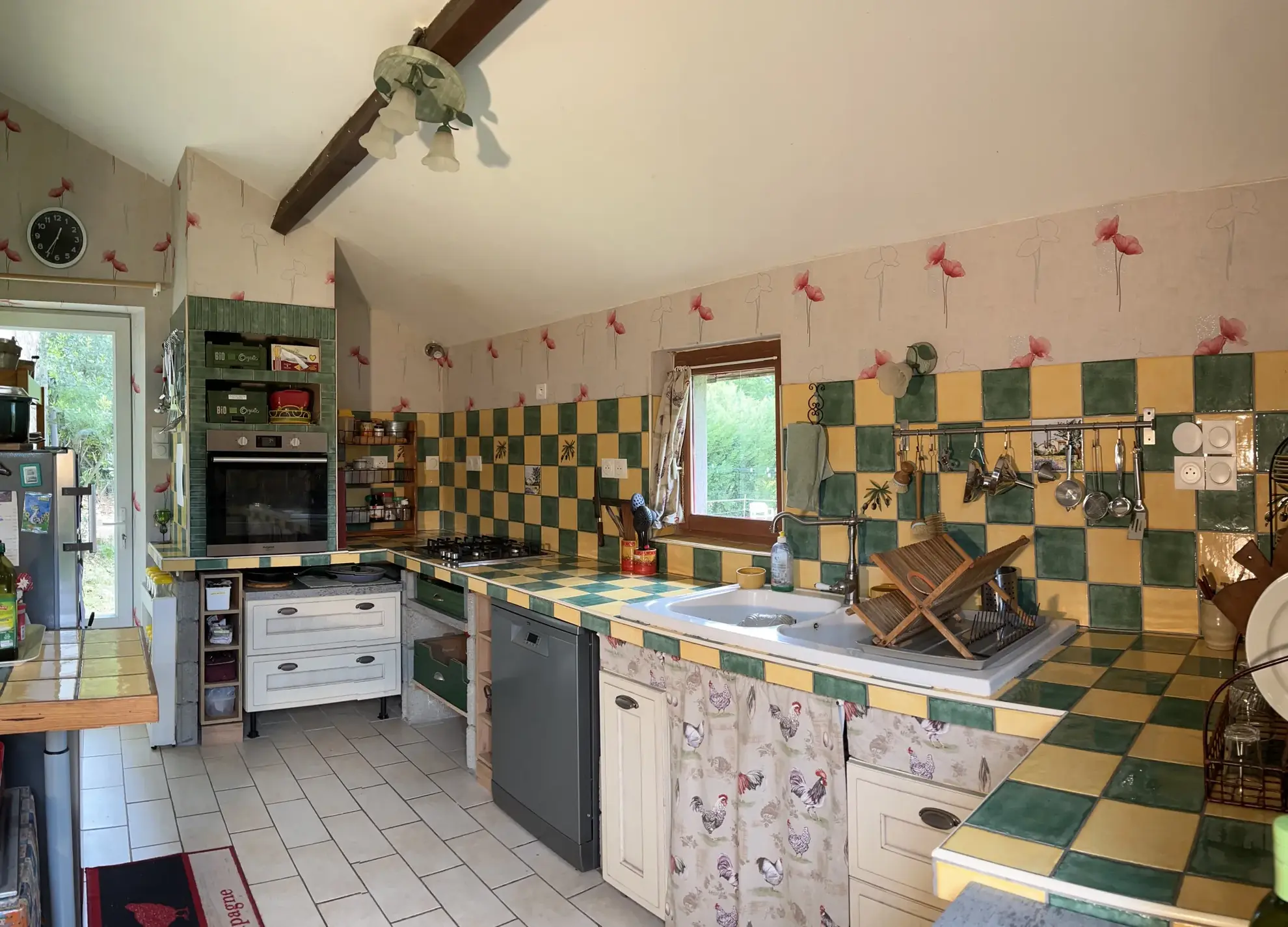 Maison en pierre avec grand terrain de 4,5 hectares à Montignac de Lauzun 