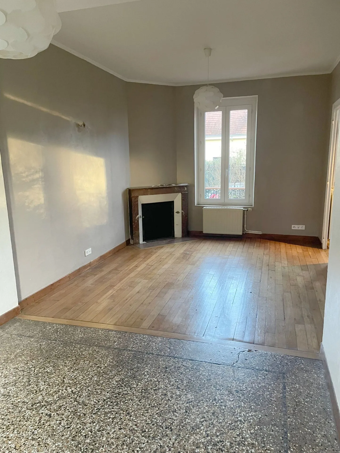 Maison 3 chambres à Sainte-Savine avec jardin et garage 