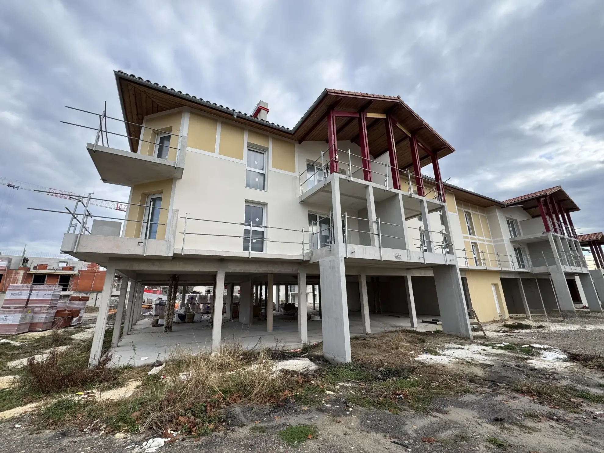 Locaux commerciaux neufs à vendre à Saint-Paul-lès-Dax avec forte visibilité 