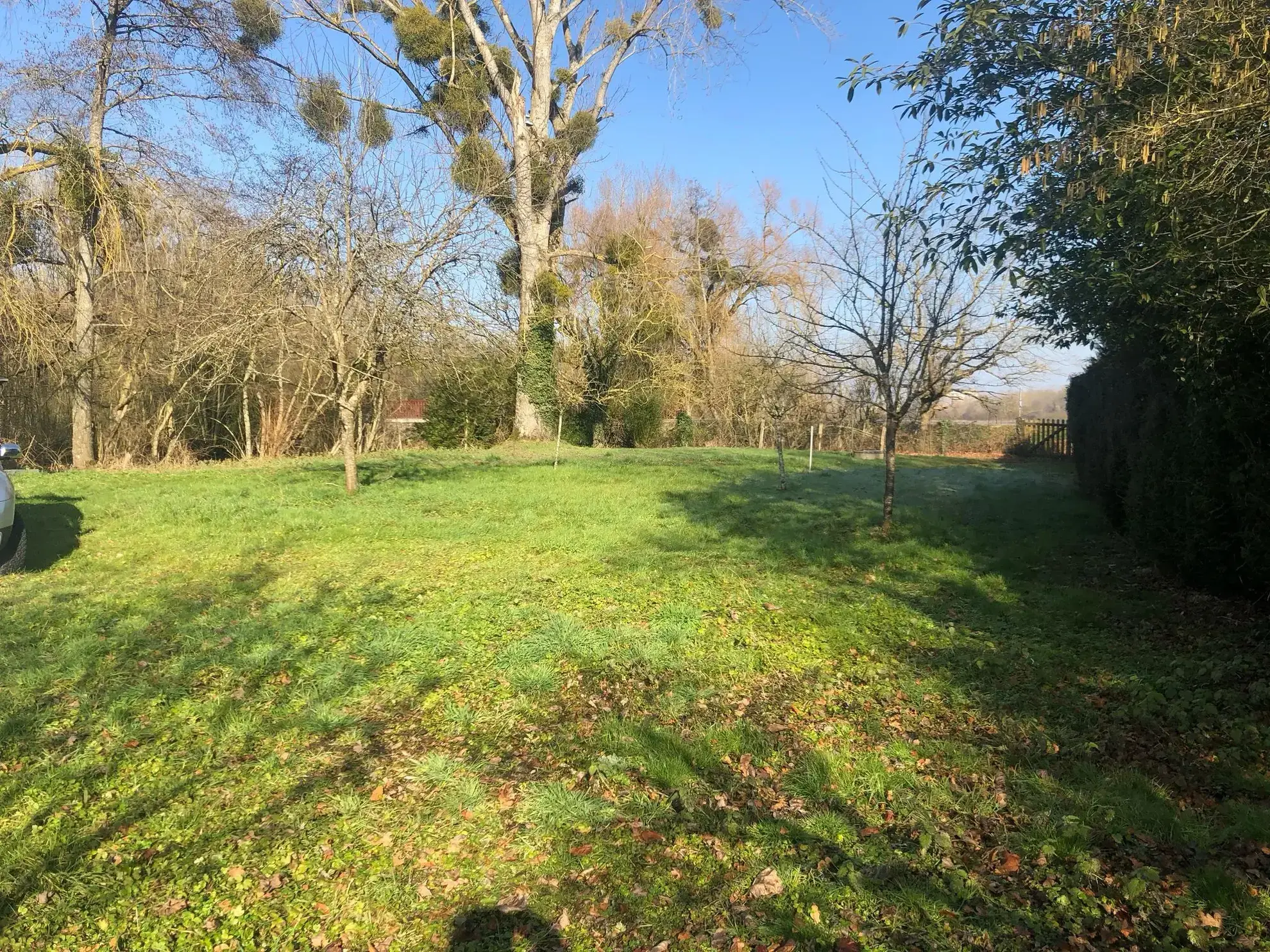 Terrain de loisir à Ruvigny de 1200 m² à vendre dans un environnement calme 
