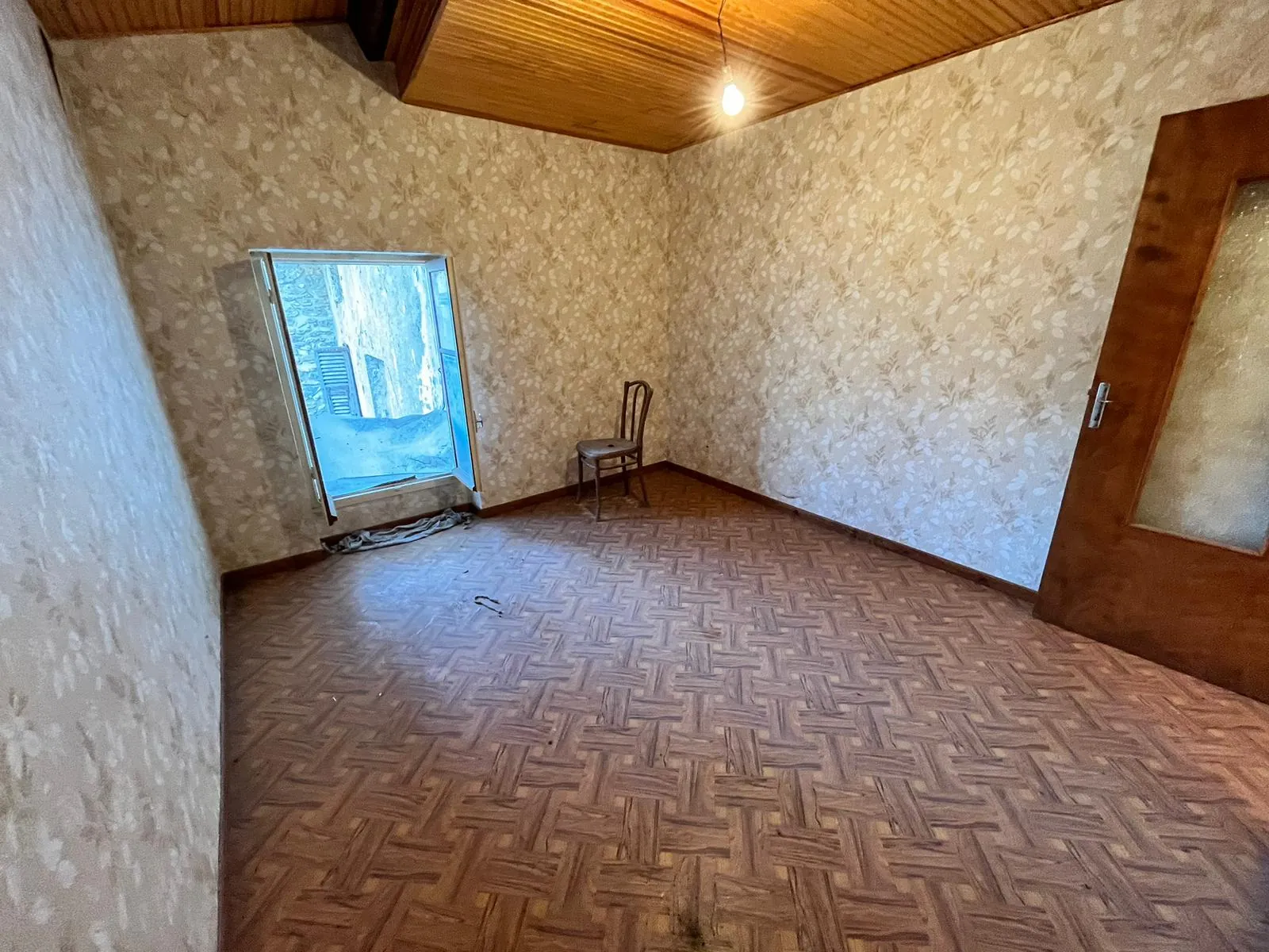 Maison de village à vendre à La Brigue avec fort potentiel de rénovation 
